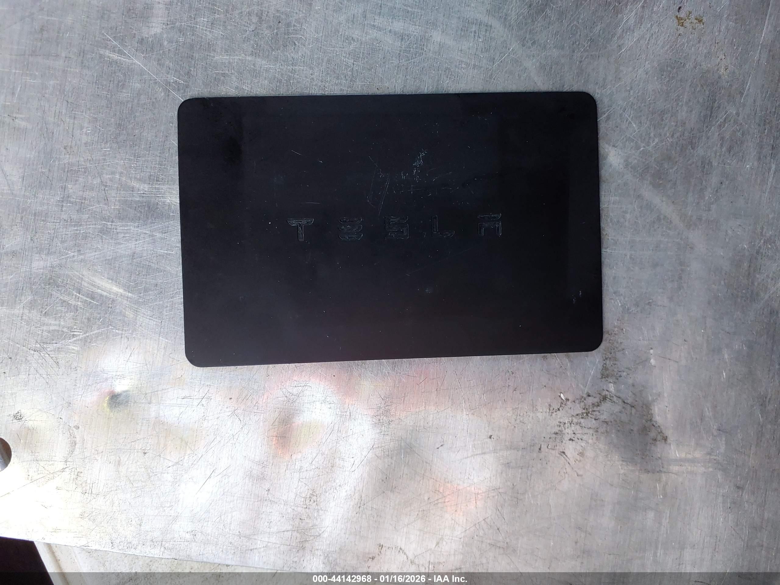 TESLA MODEL image 11