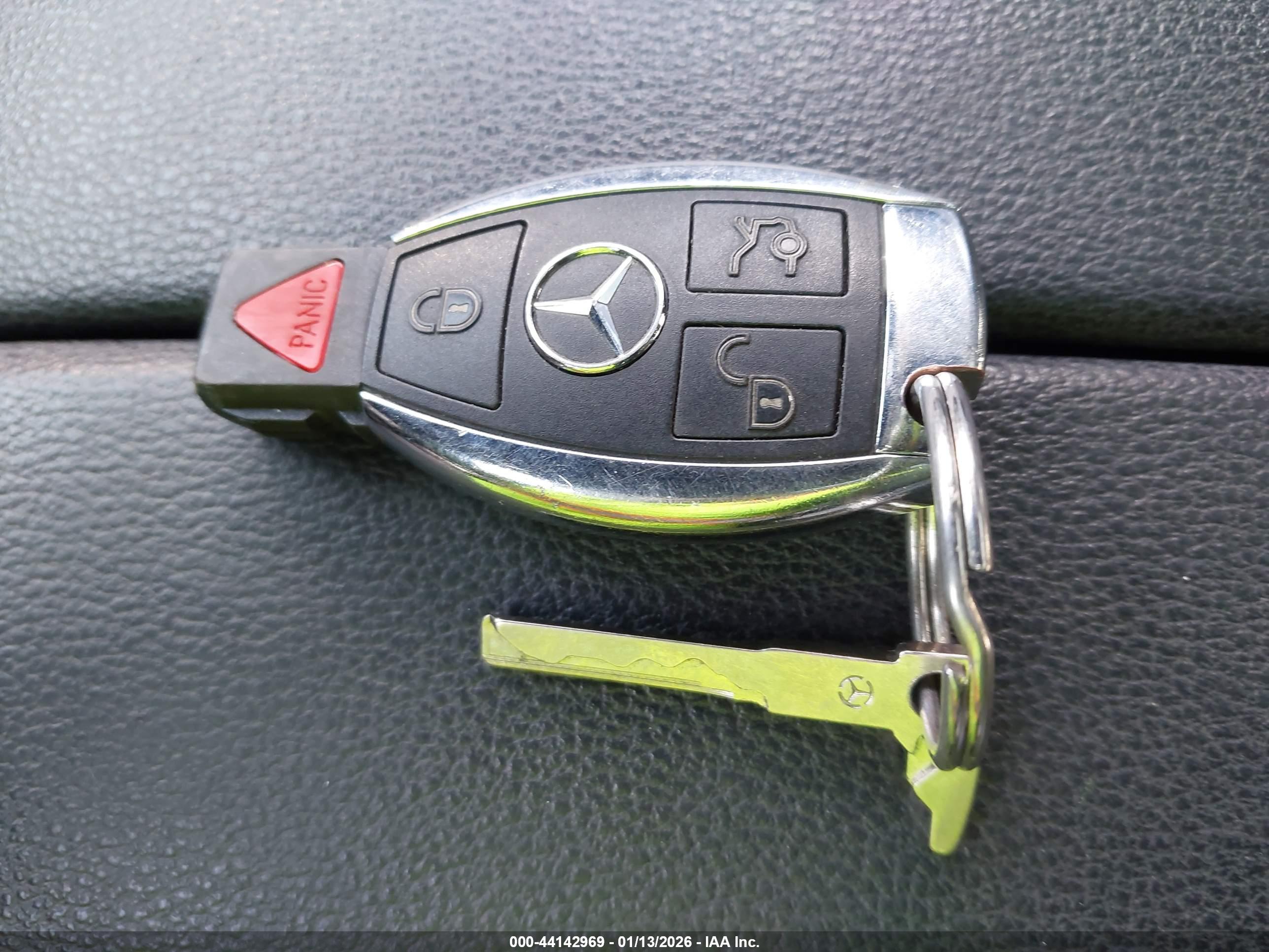 MERCEDES-BENZ GLK image 11