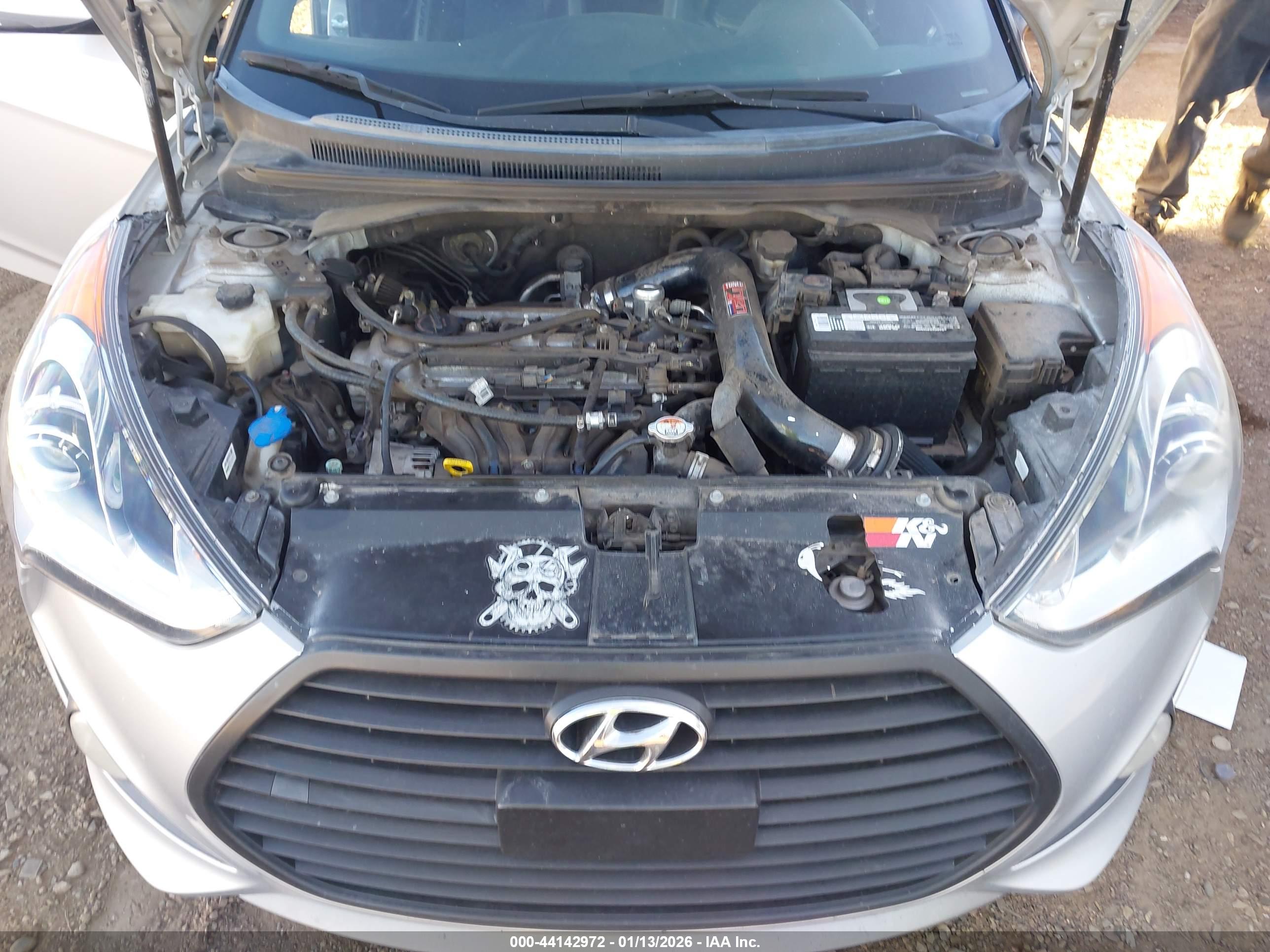 HYUNDAI VELOSTER image 10