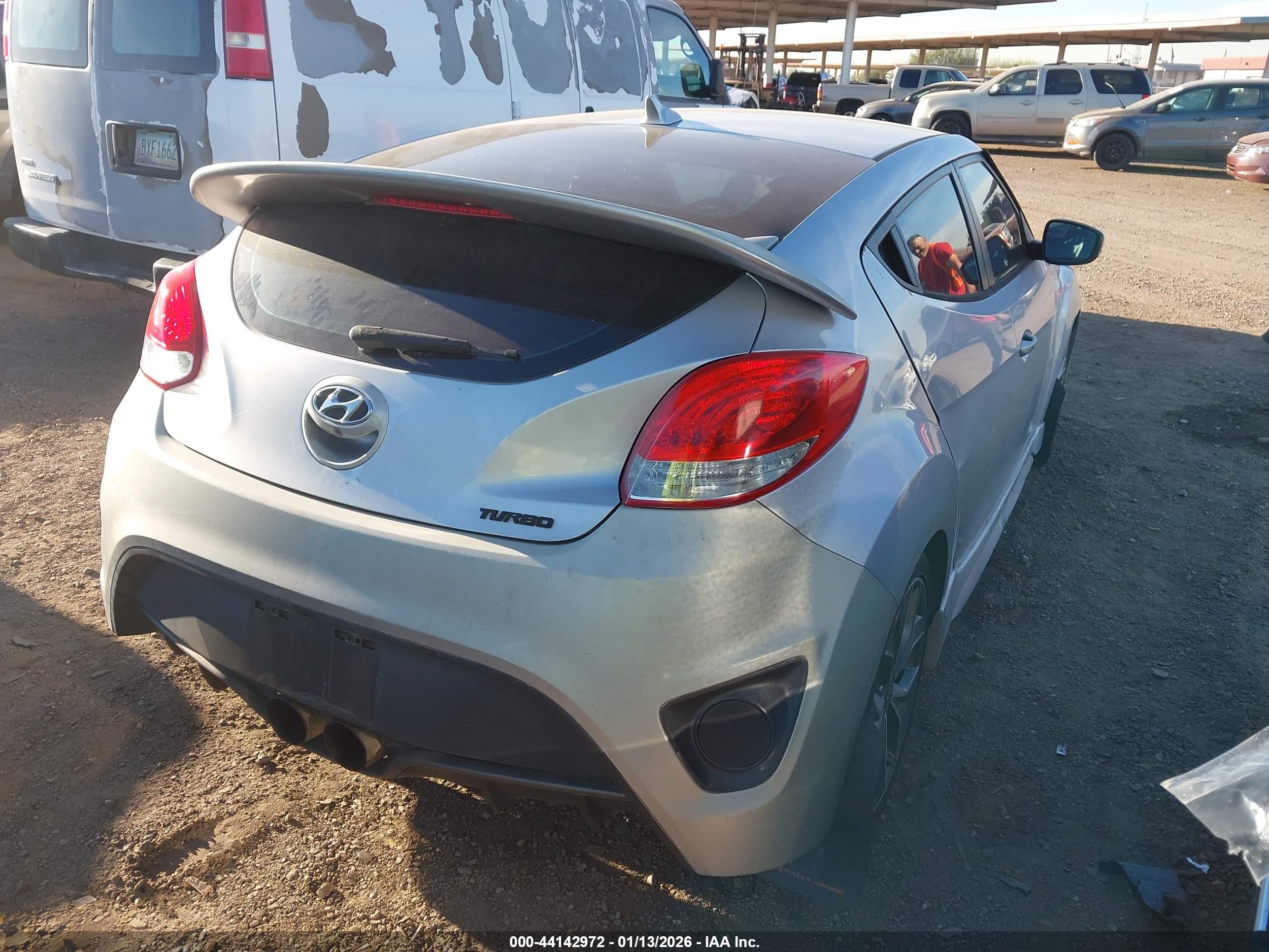 HYUNDAI VELOSTER image 4