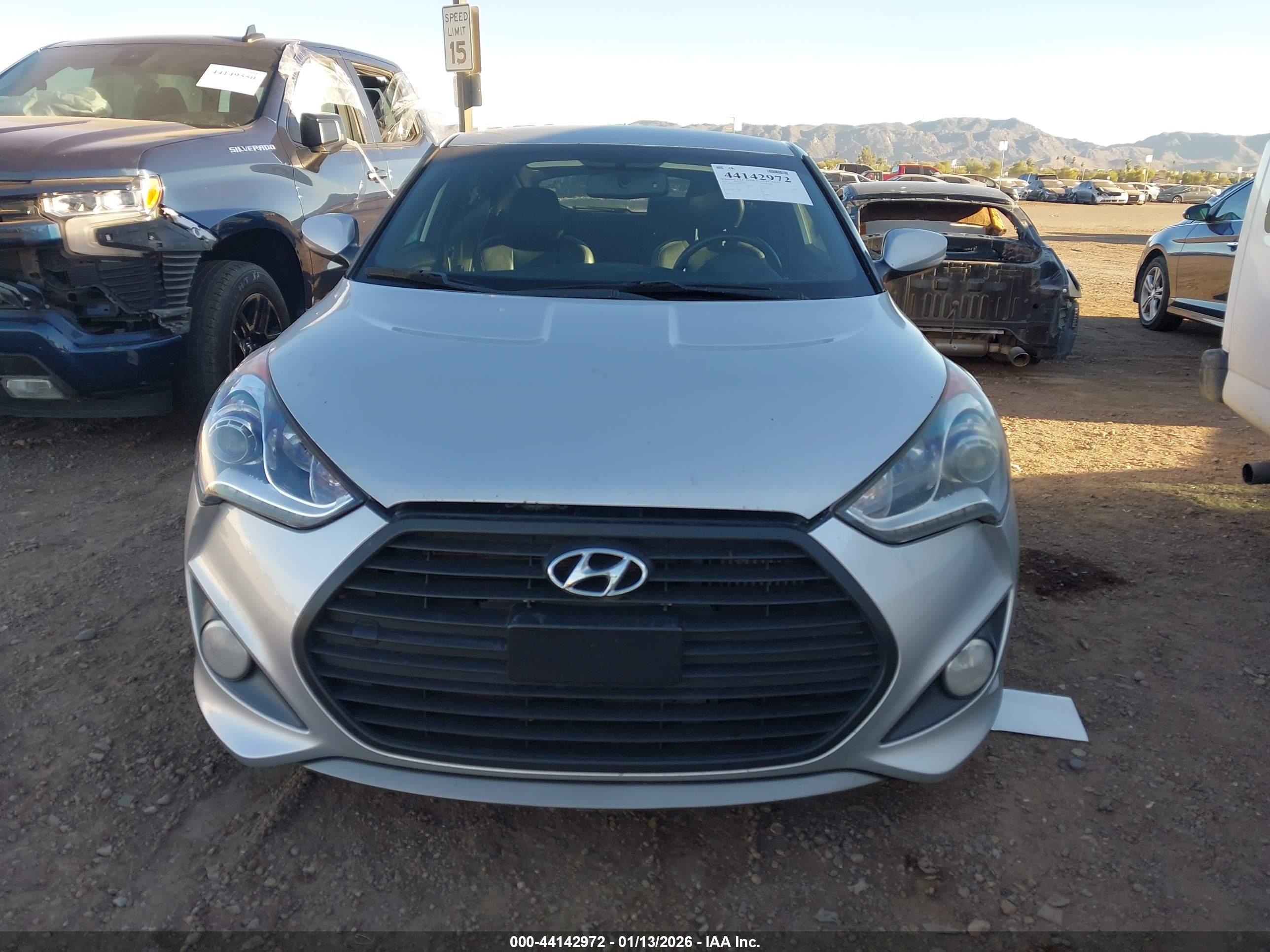 HYUNDAI VELOSTER image 6