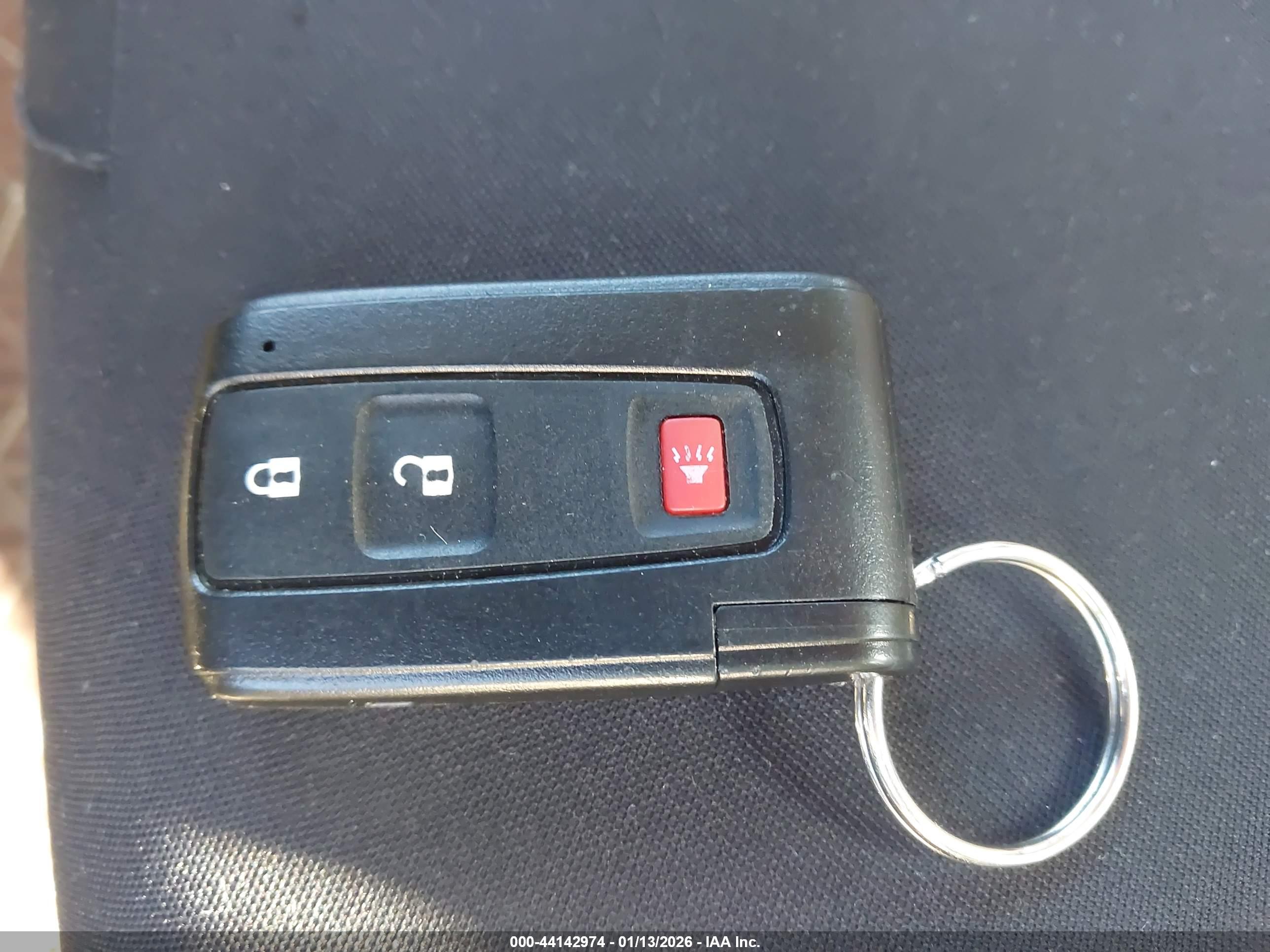 TOYOTA PRIUS image 11