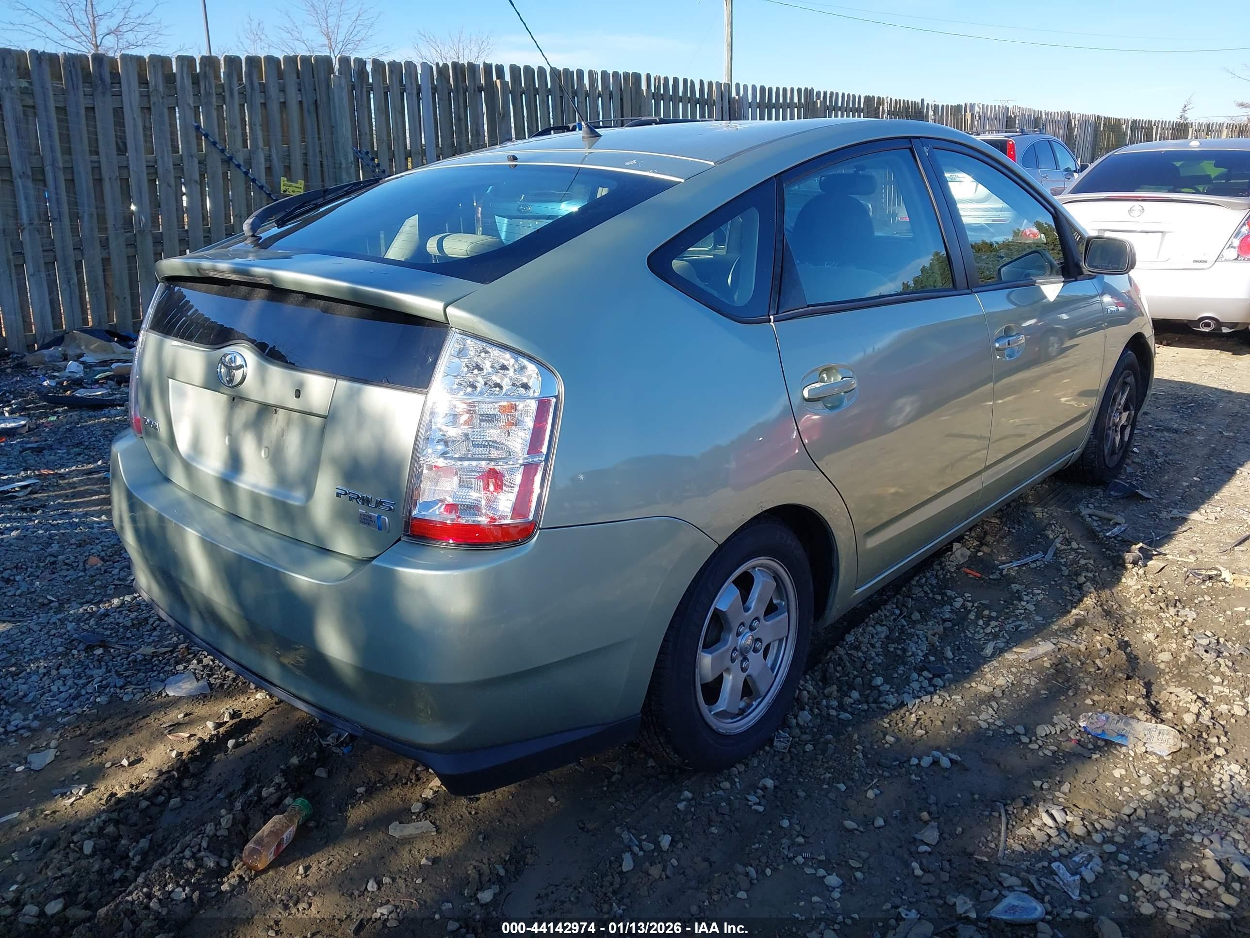 TOYOTA PRIUS image 4