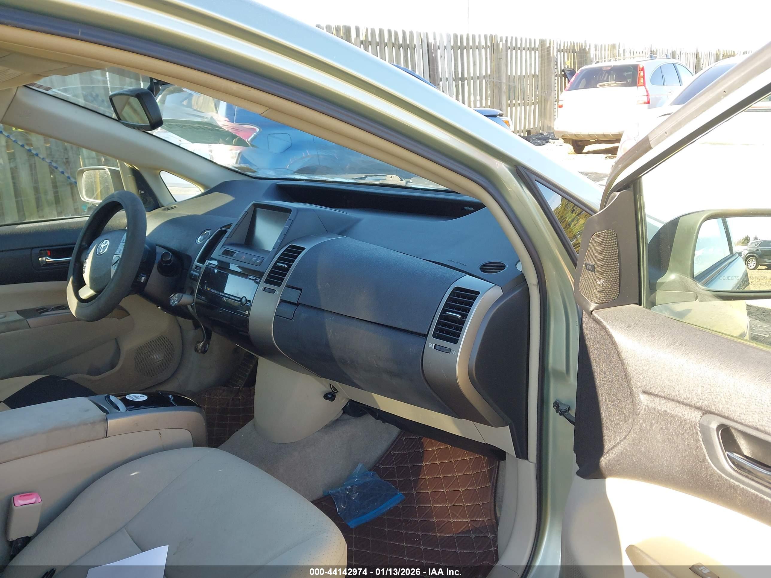 TOYOTA PRIUS image 5
