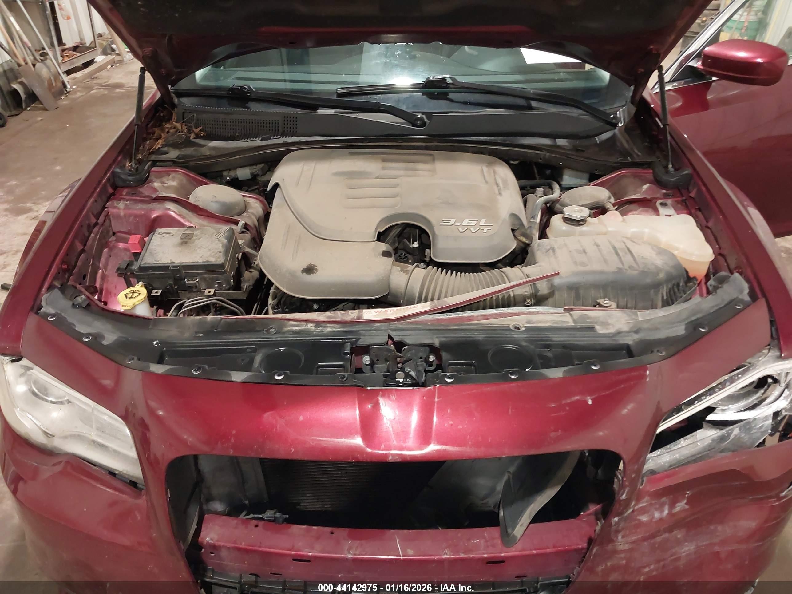 CHRYSLER 300 image 10