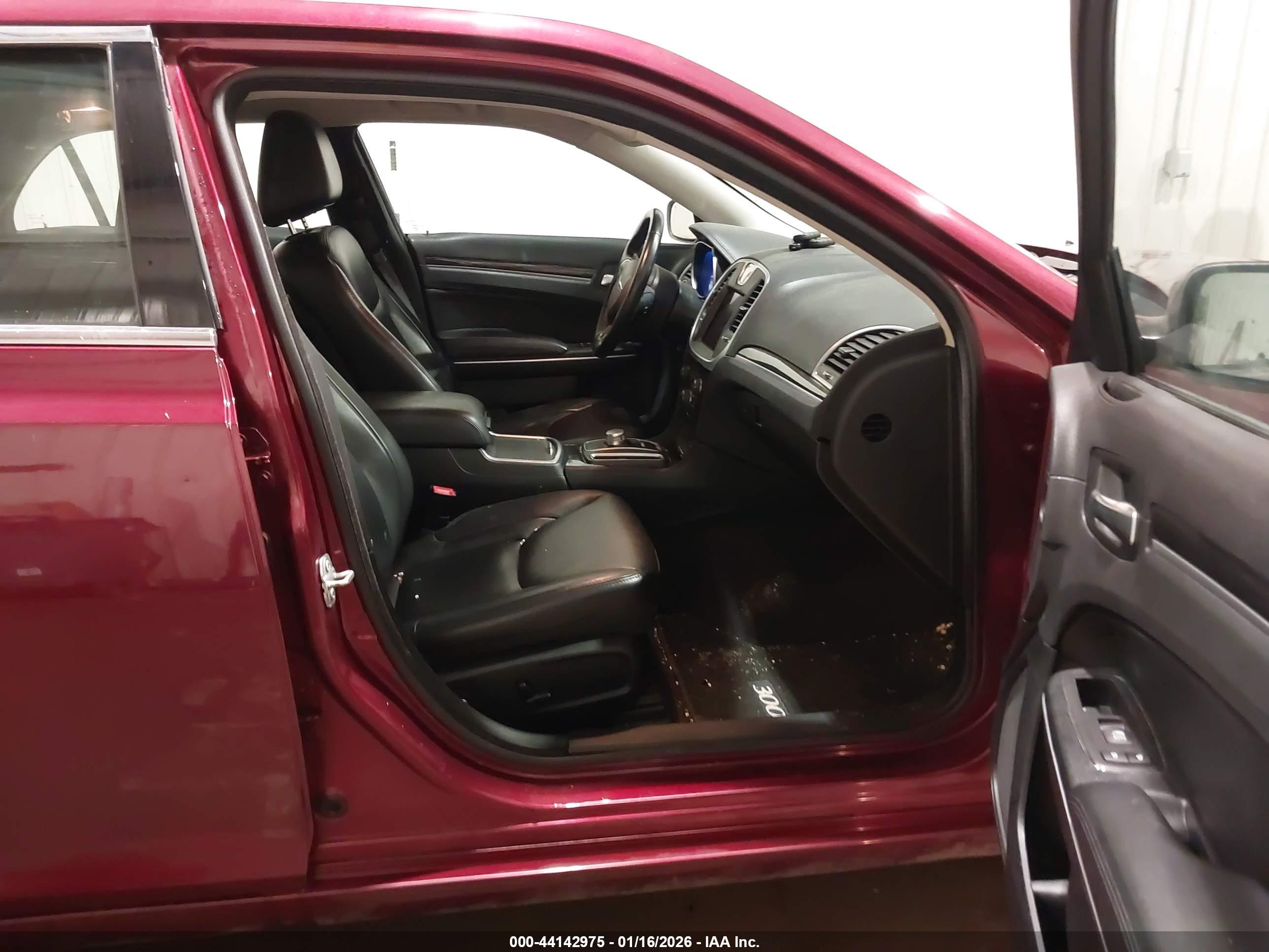 CHRYSLER 300 image 5