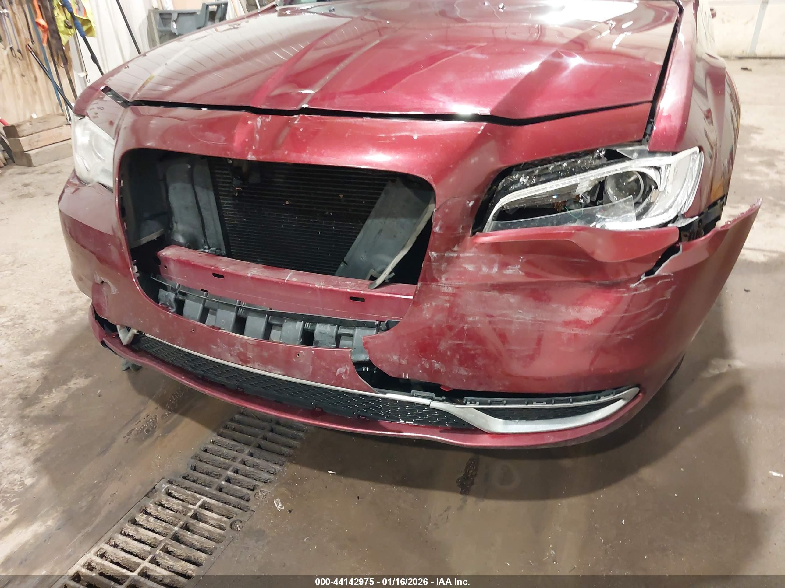CHRYSLER 300 image 6