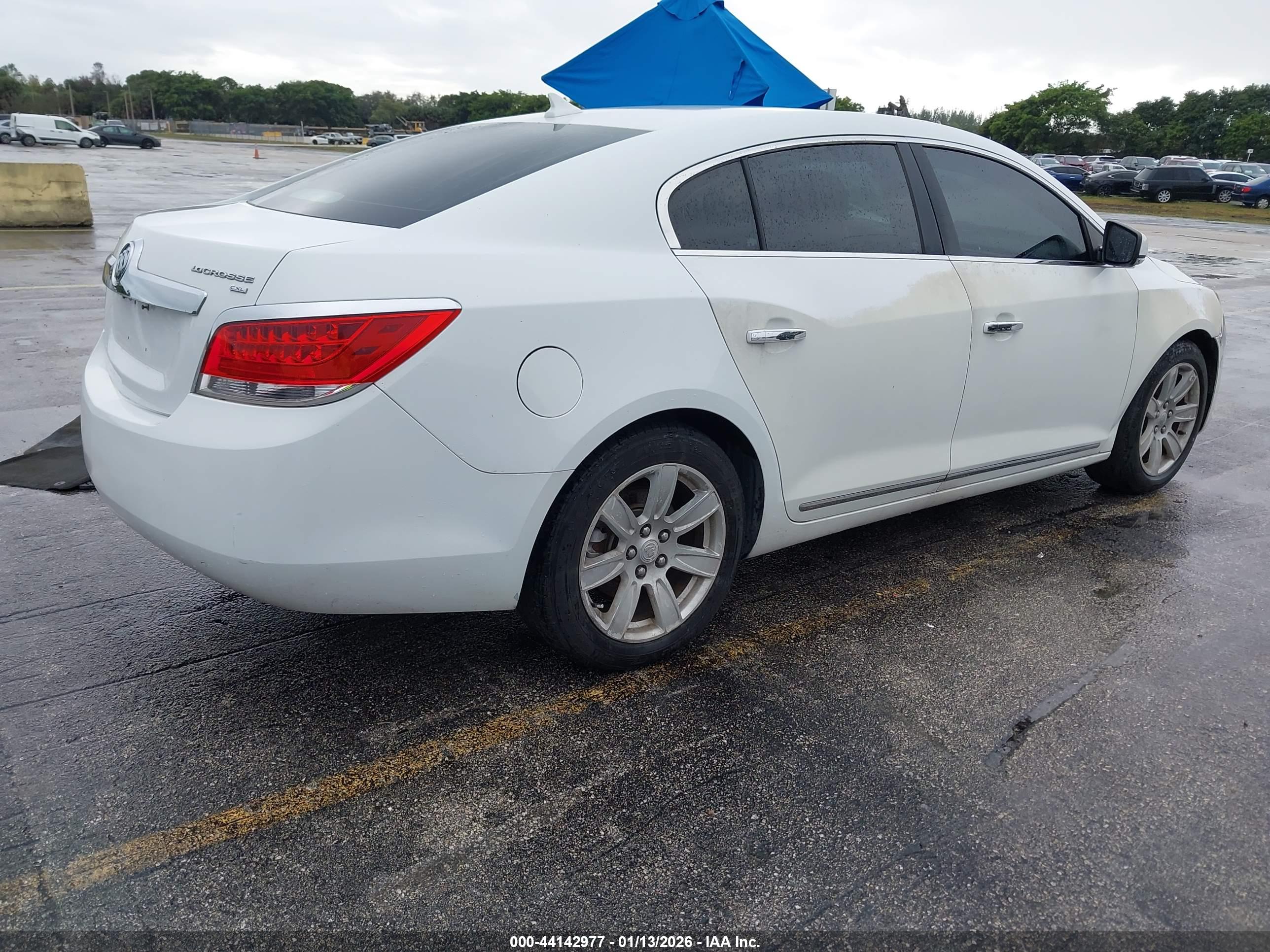 BUICK LACROSSE image 4