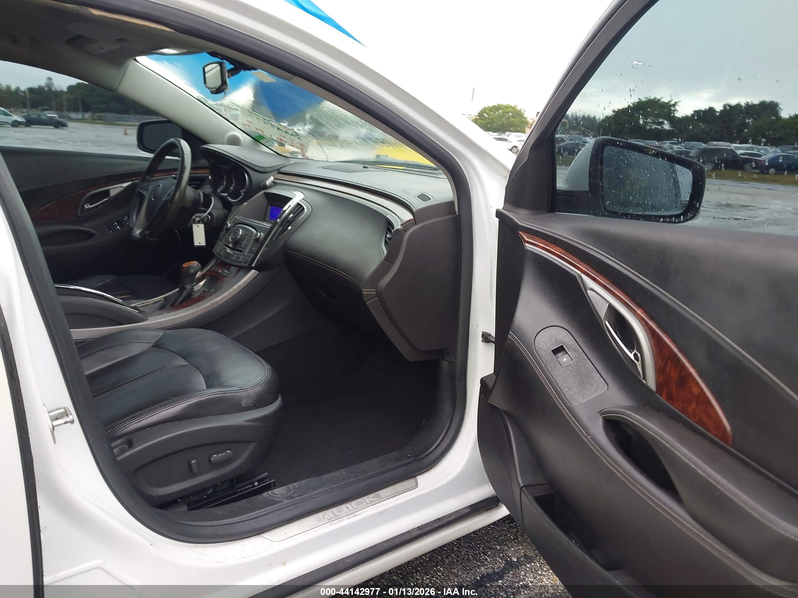 BUICK LACROSSE image 5