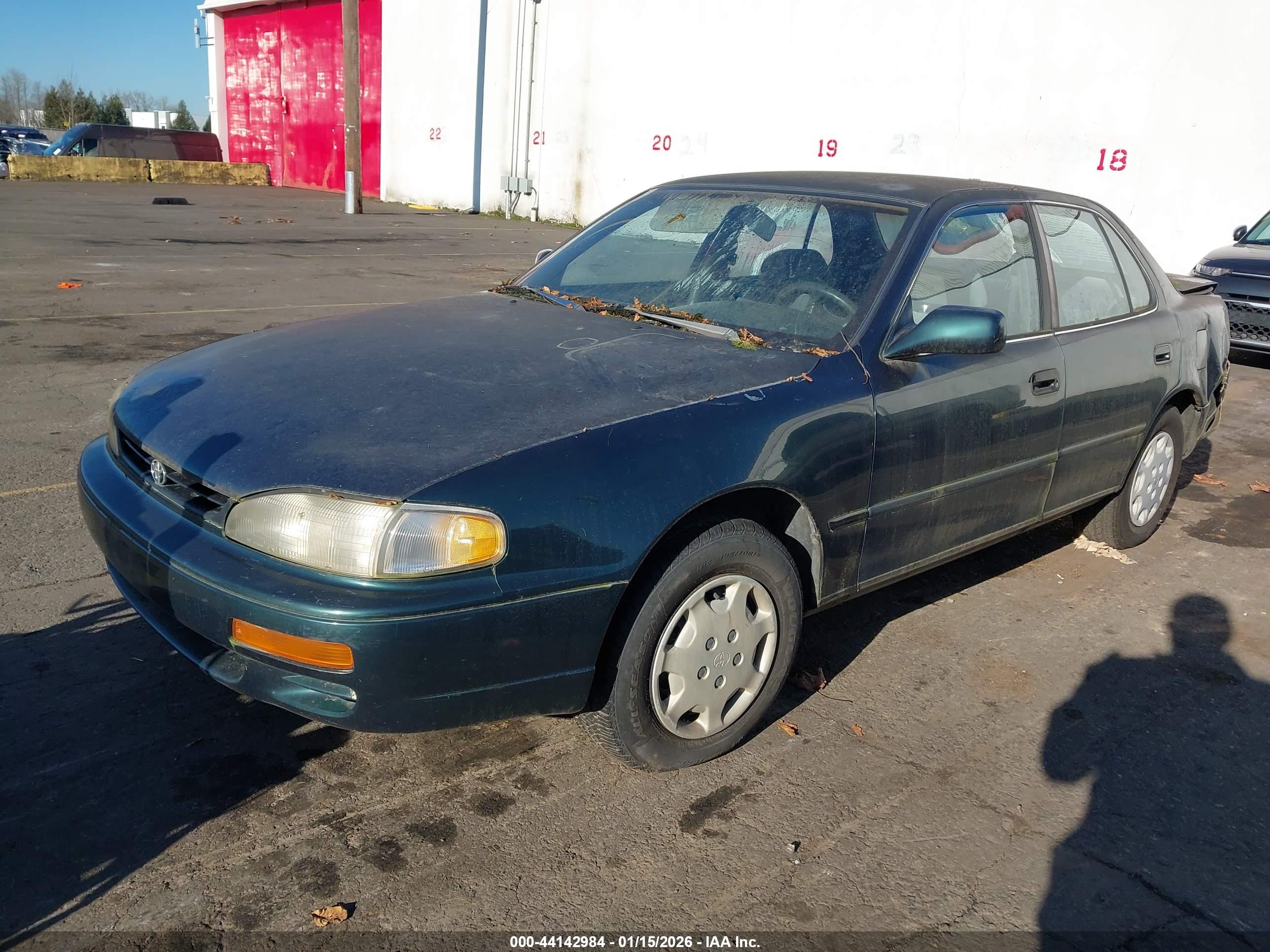 TOYOTA CAMRY image 2