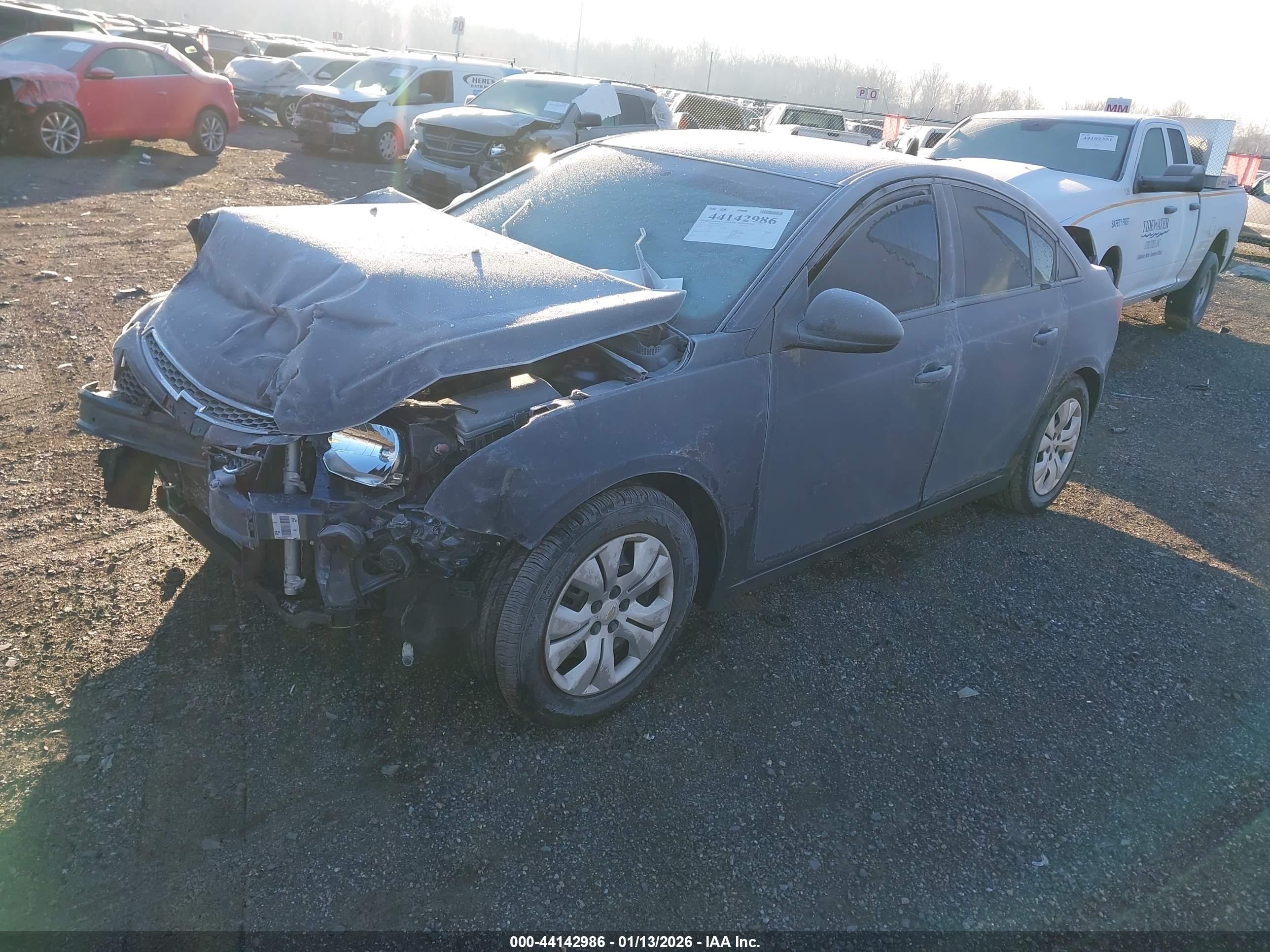 CHEVROLET CRUZE image 2