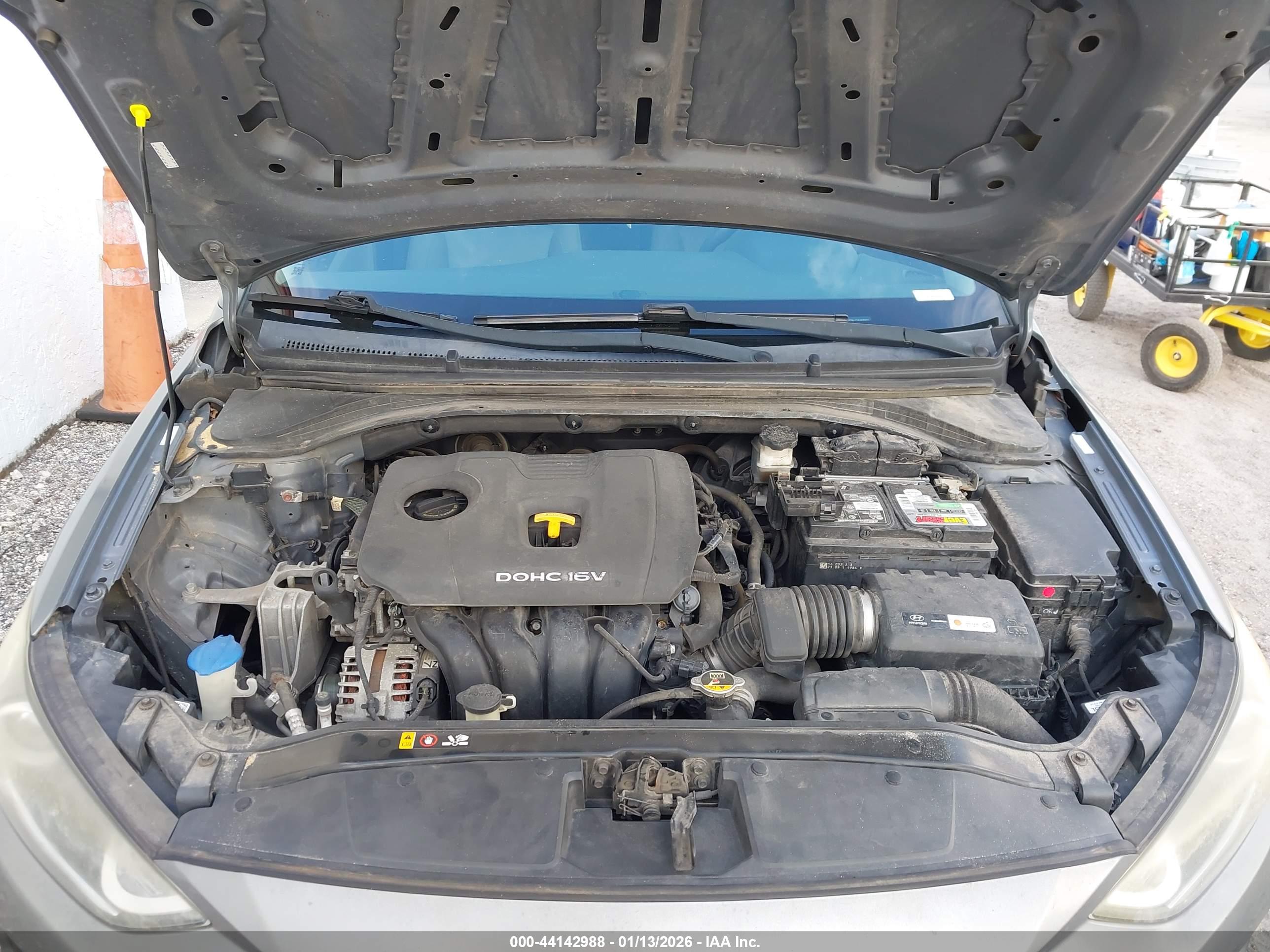HYUNDAI ELANTRA image 10