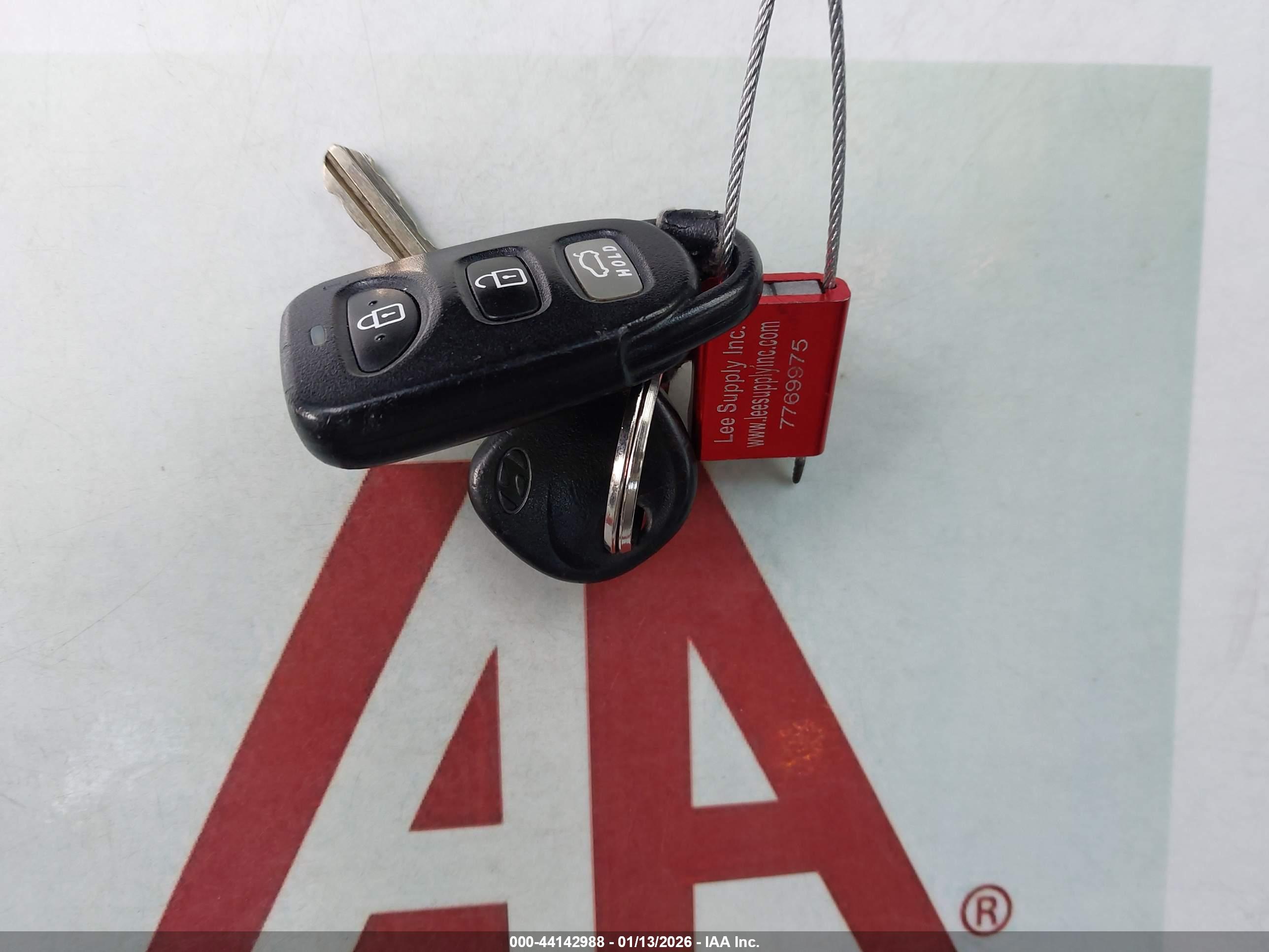 HYUNDAI ELANTRA image 11