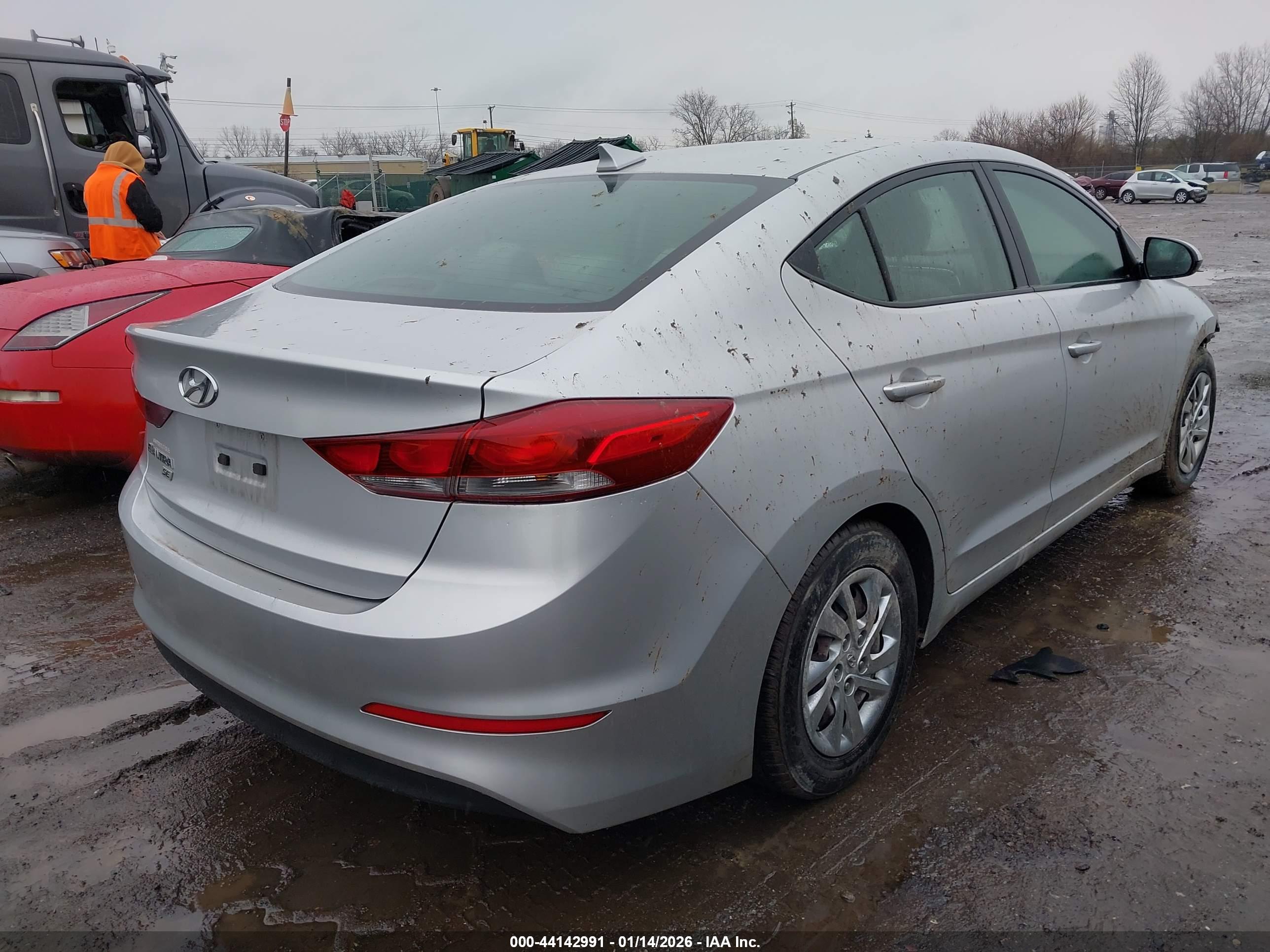 HYUNDAI ELANTRA image 4