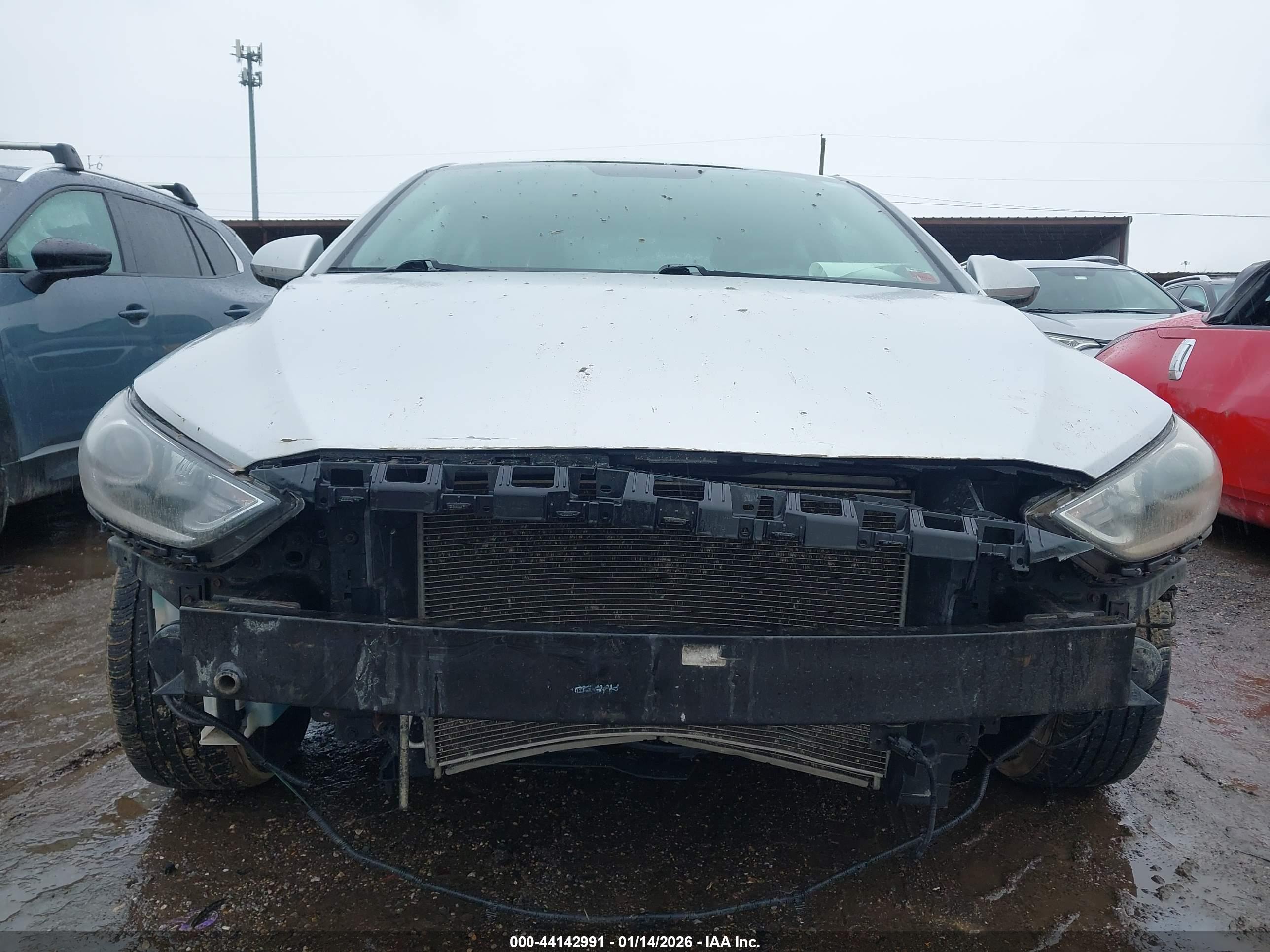 HYUNDAI ELANTRA image 6