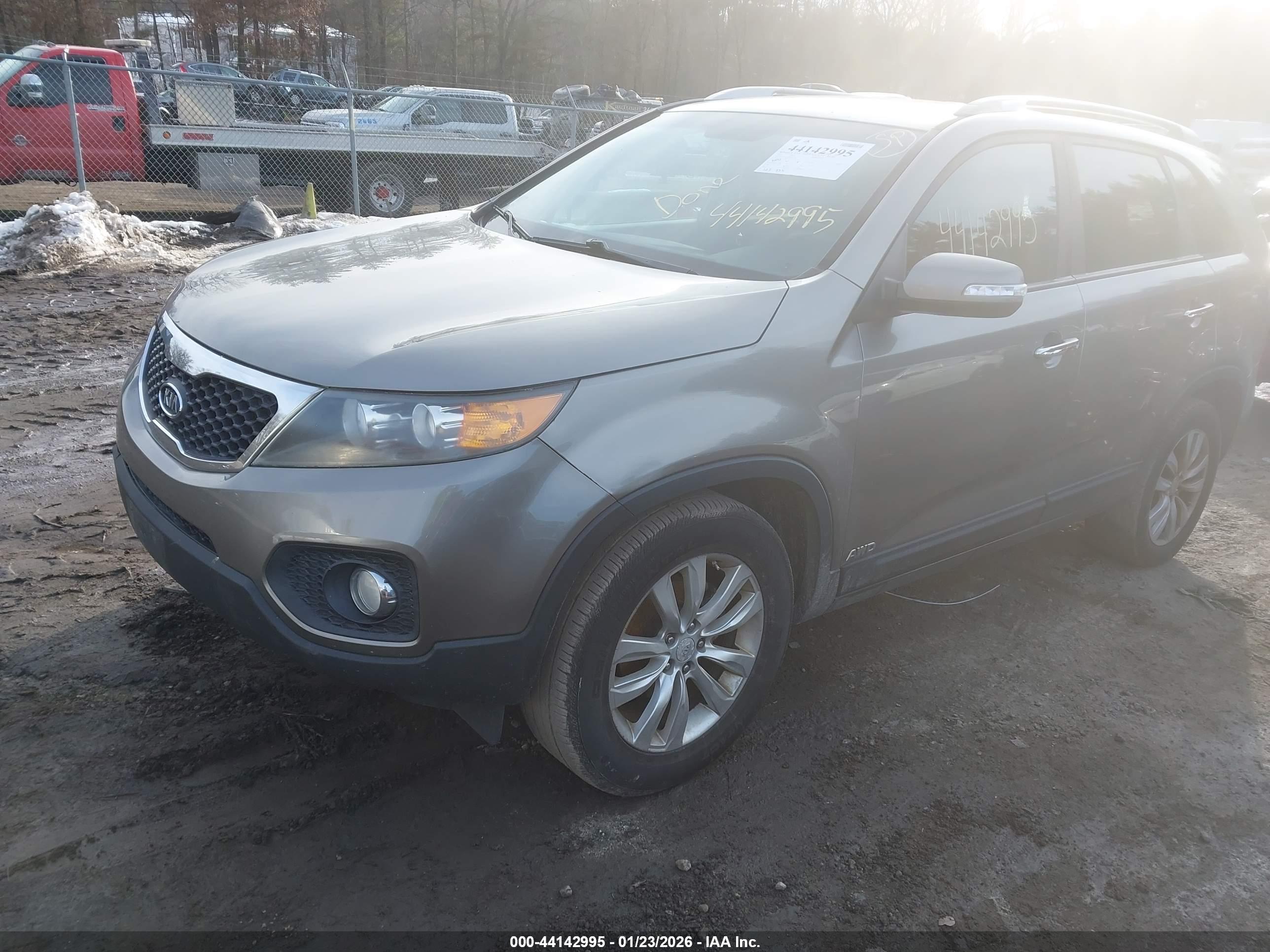 KIA SORENTO image 2