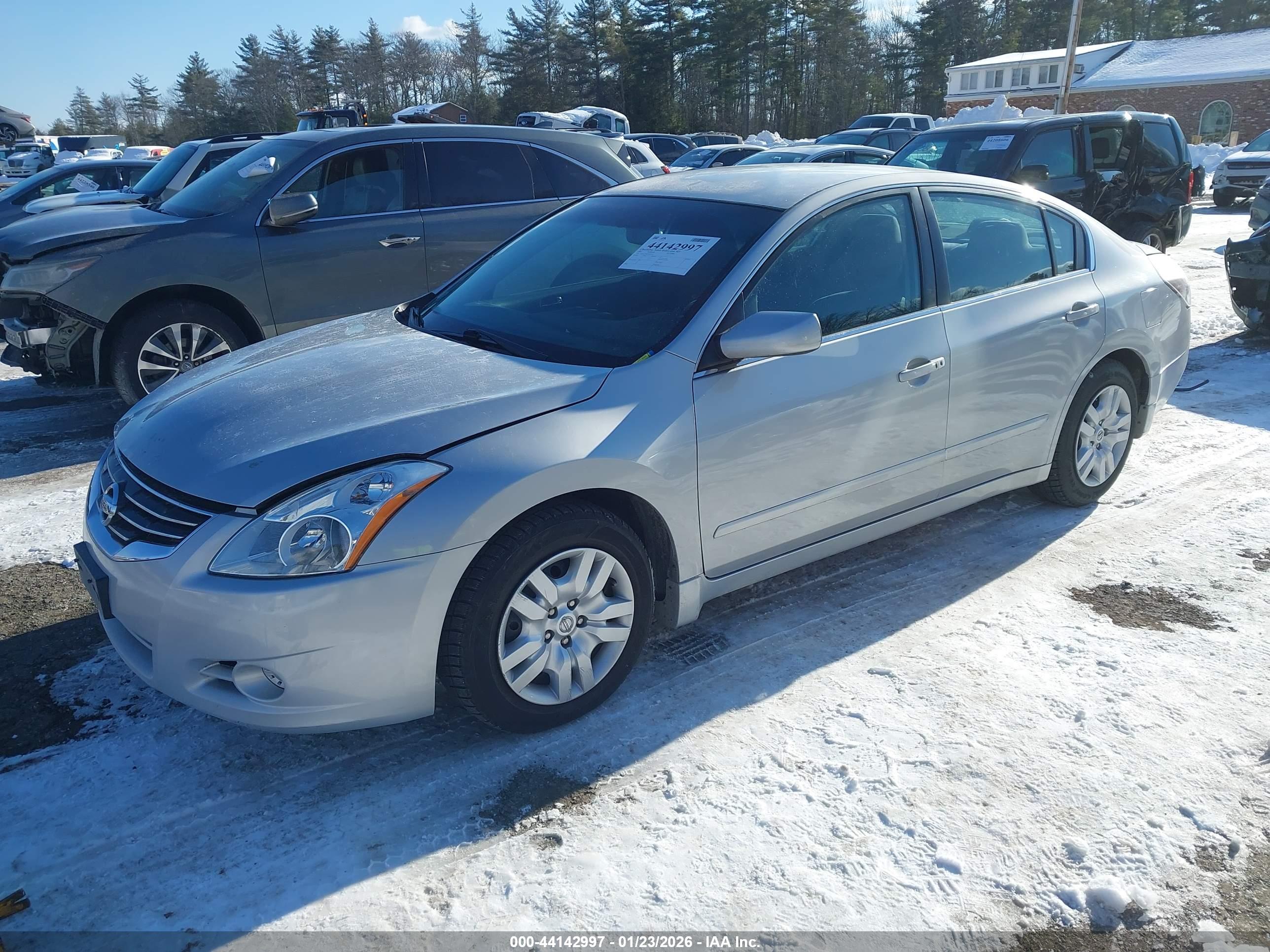 NISSAN ALTIMA image 2