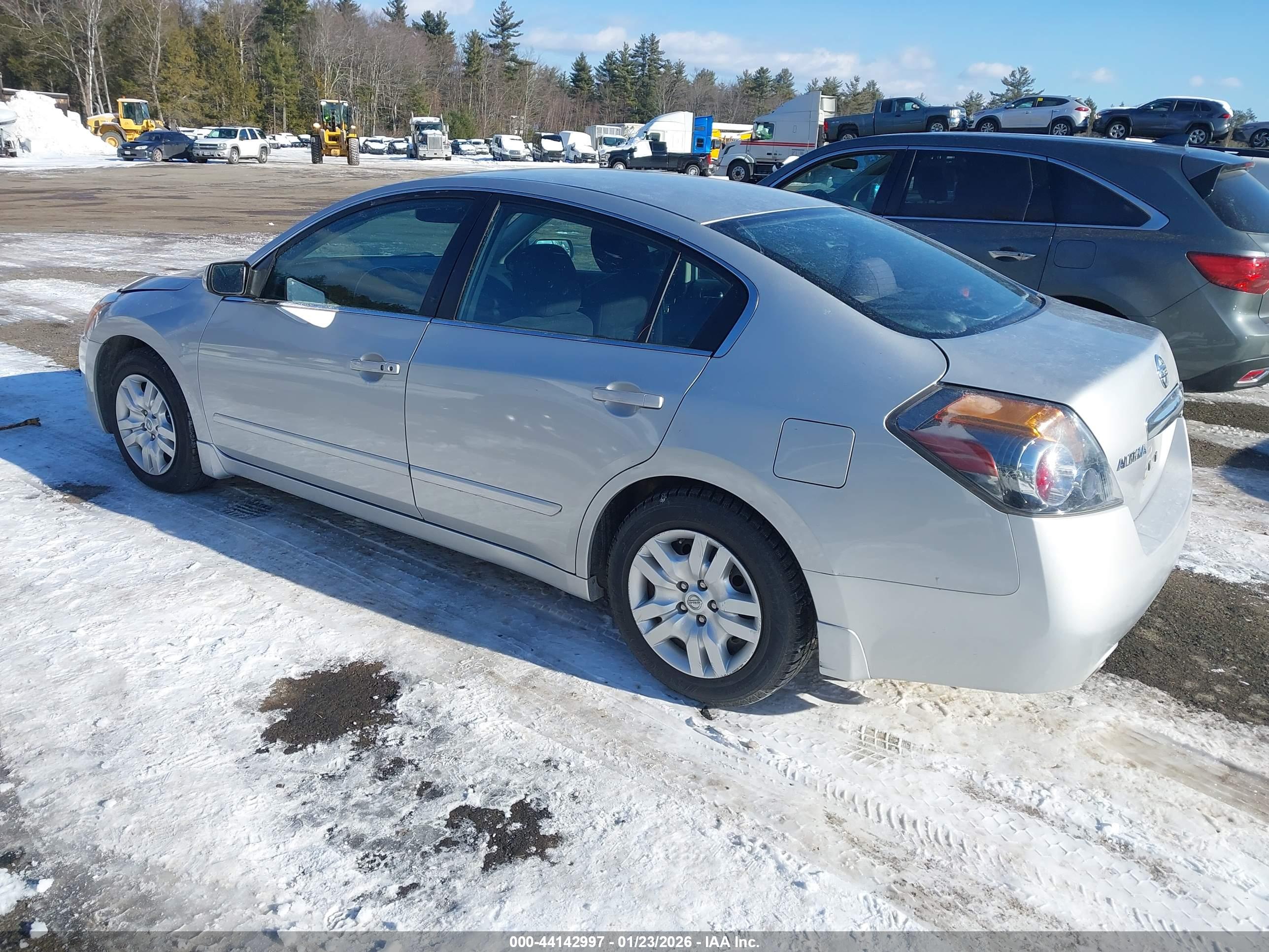 NISSAN ALTIMA image 3