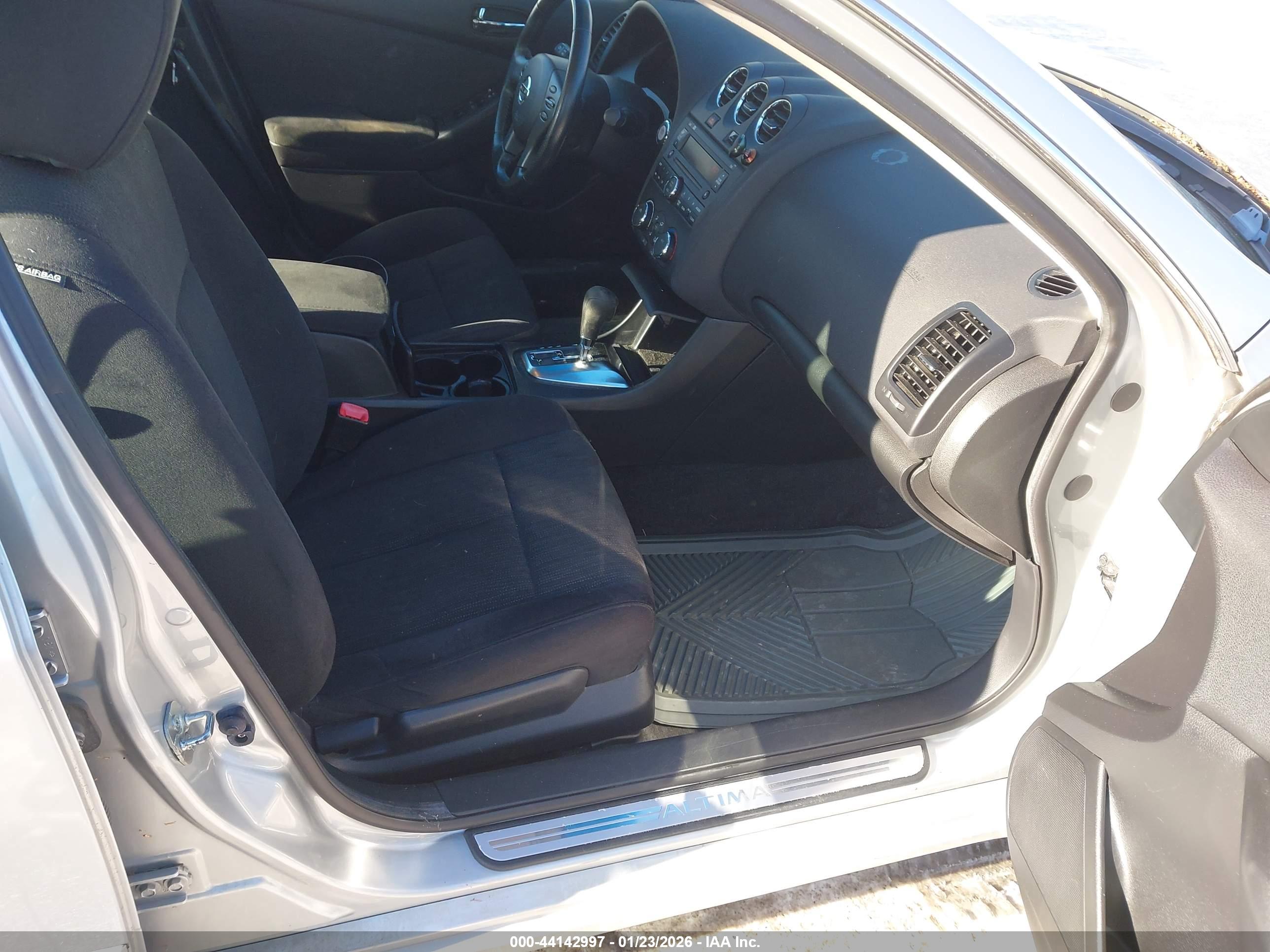 NISSAN ALTIMA image 5