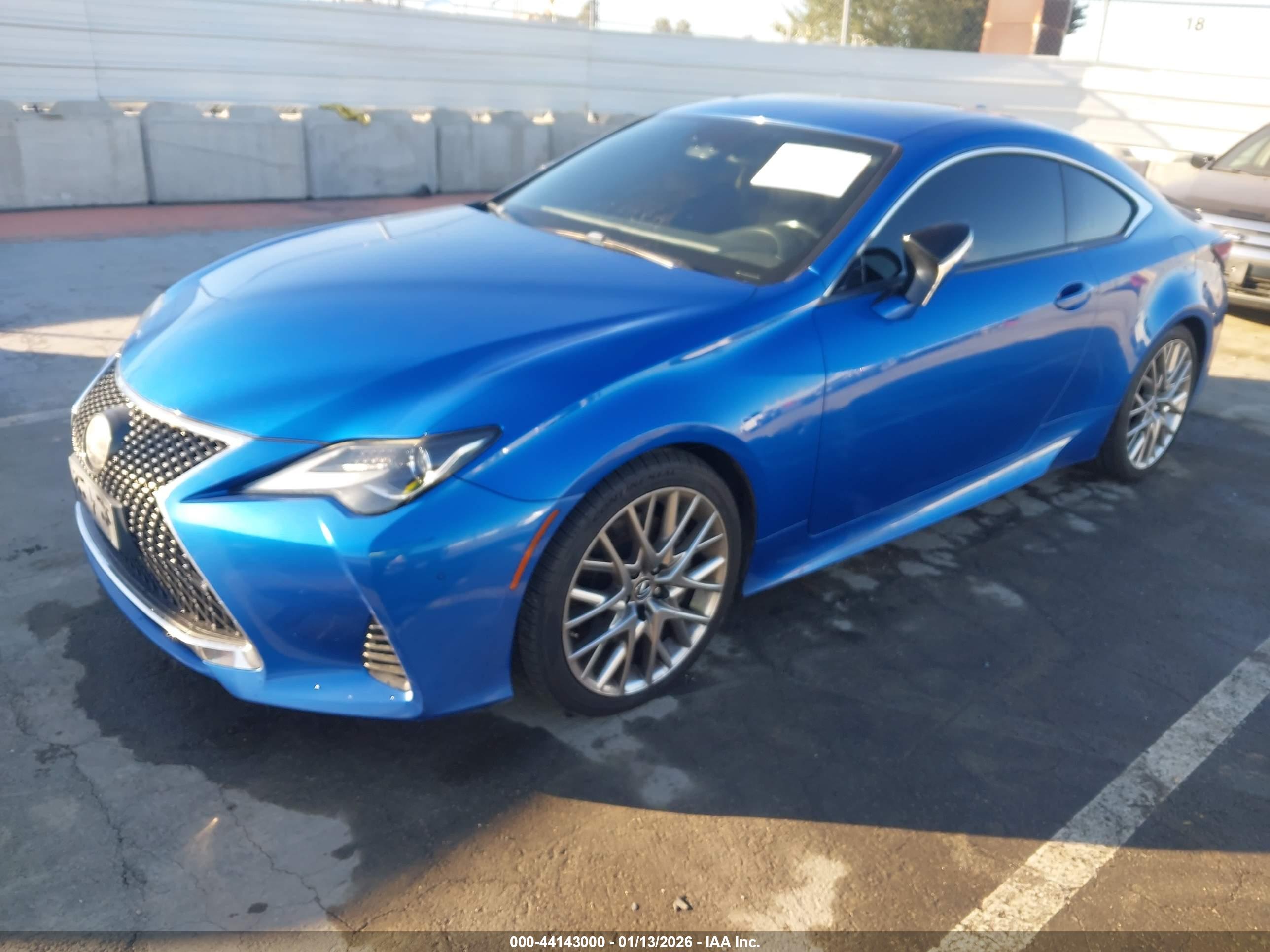 LEXUS RC image 2