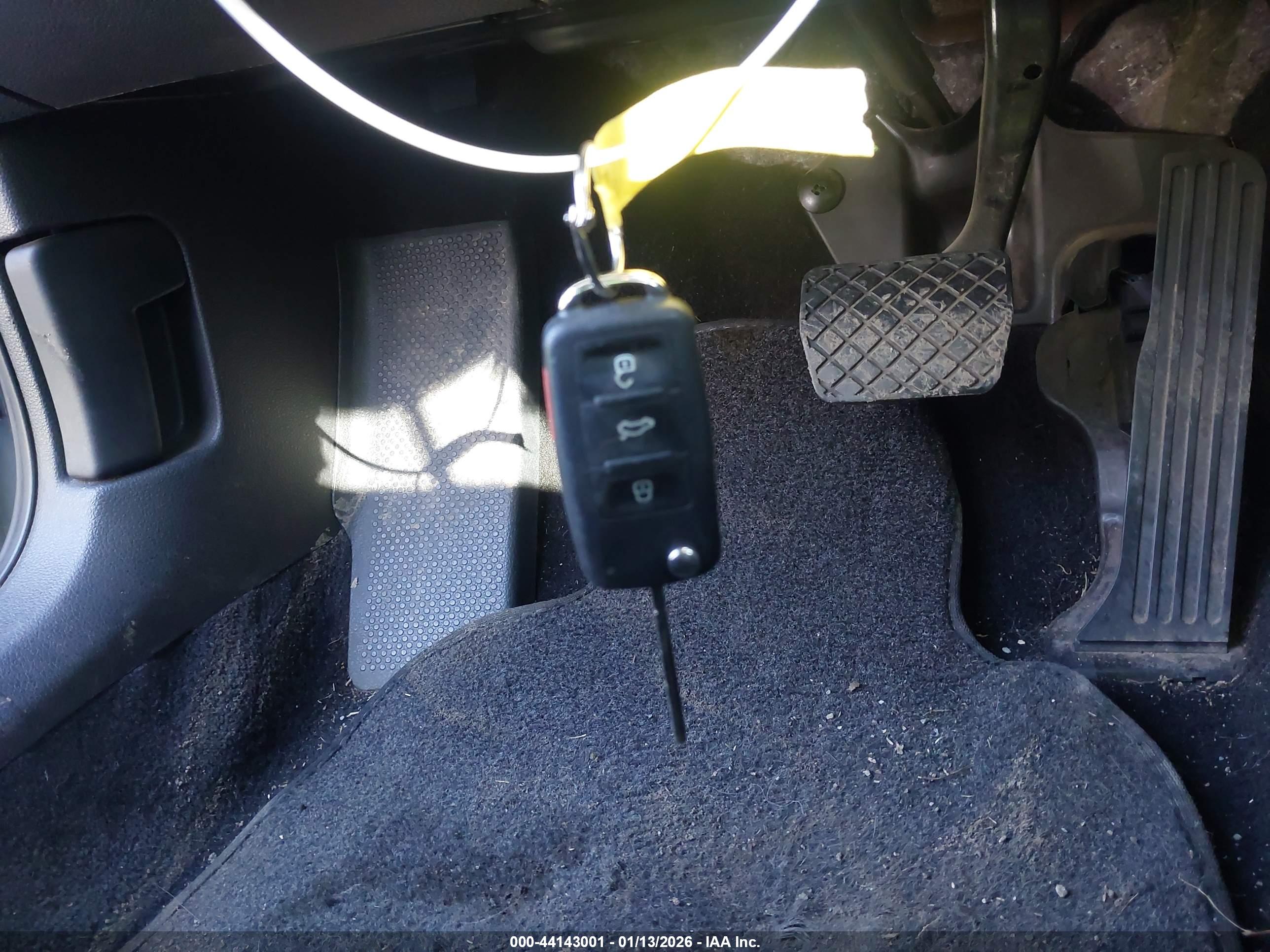 VOLKSWAGEN PASSAT image 11
