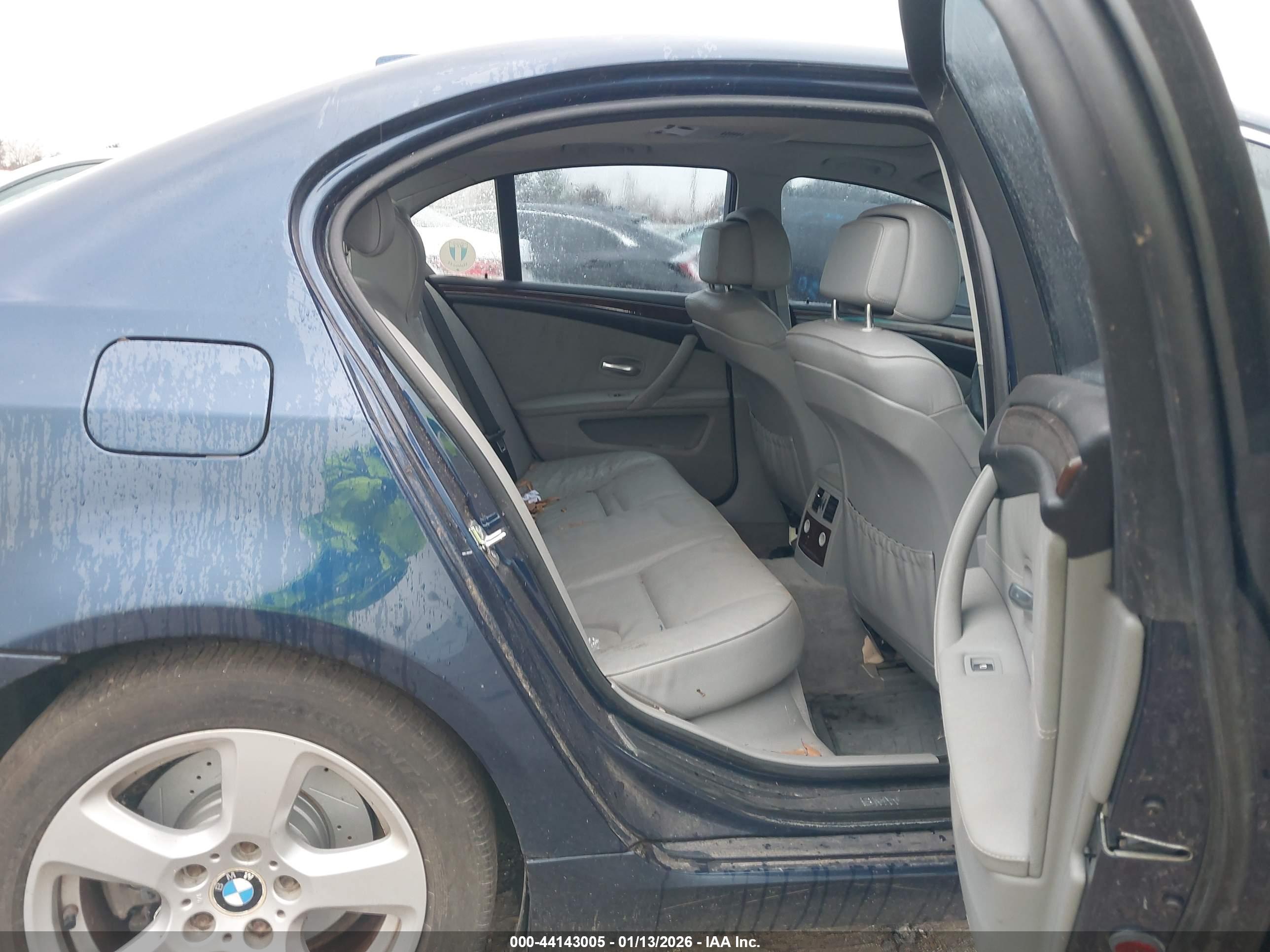 BMW 535XI image 8