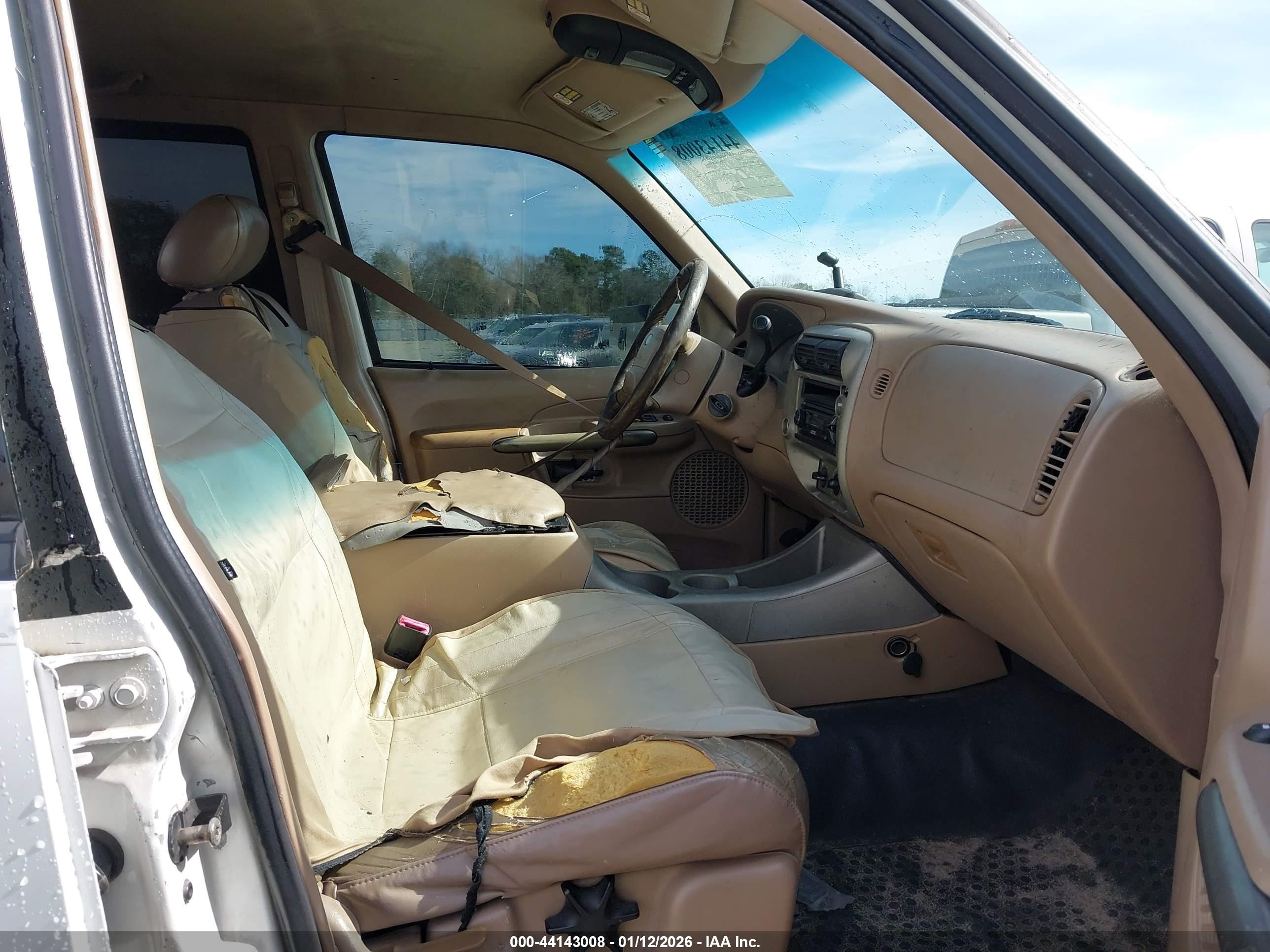 FORD EXPLORER image 5