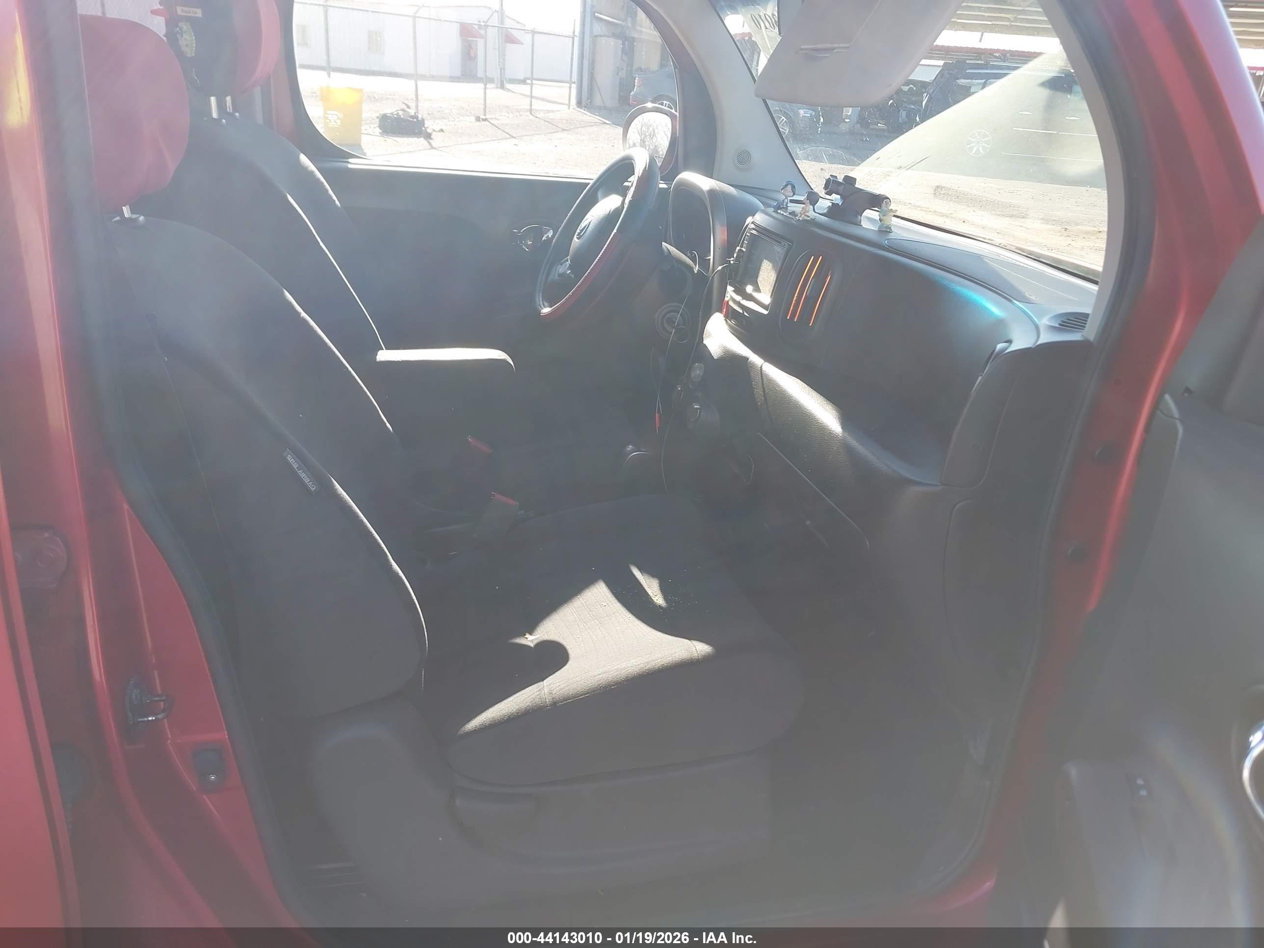 NISSAN CUBE image 5