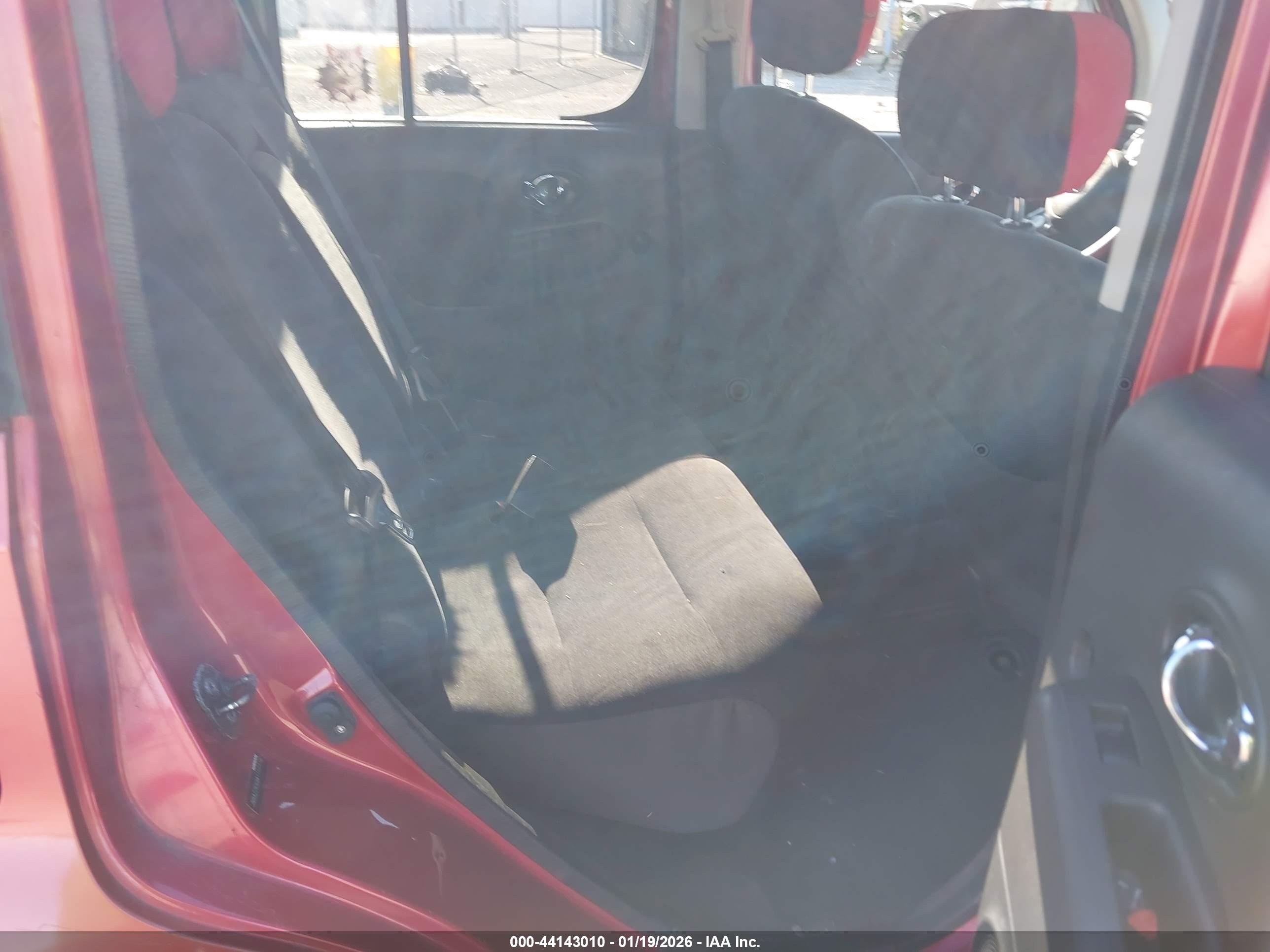 NISSAN CUBE image 8