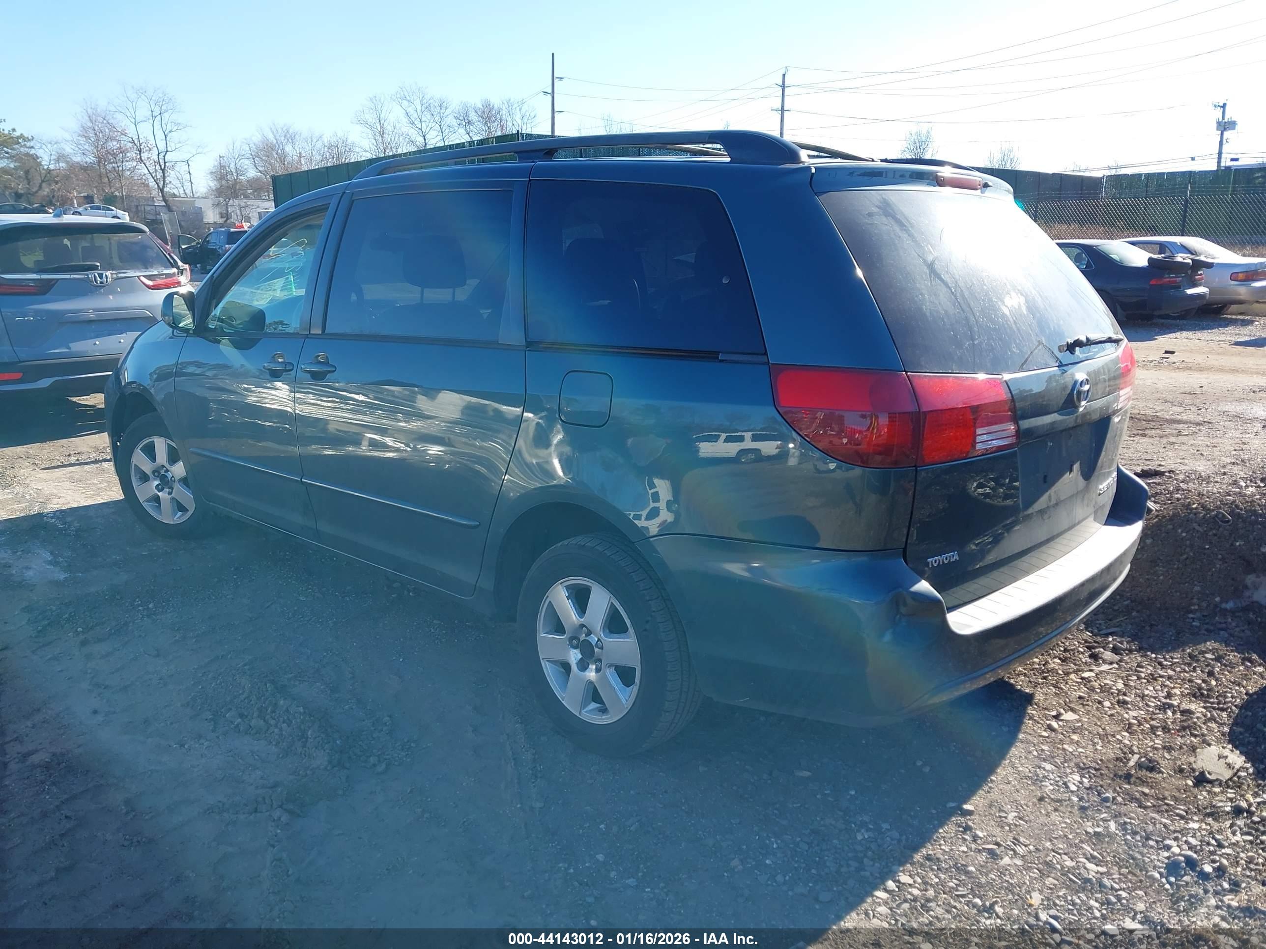 TOYOTA SIENNA image 3