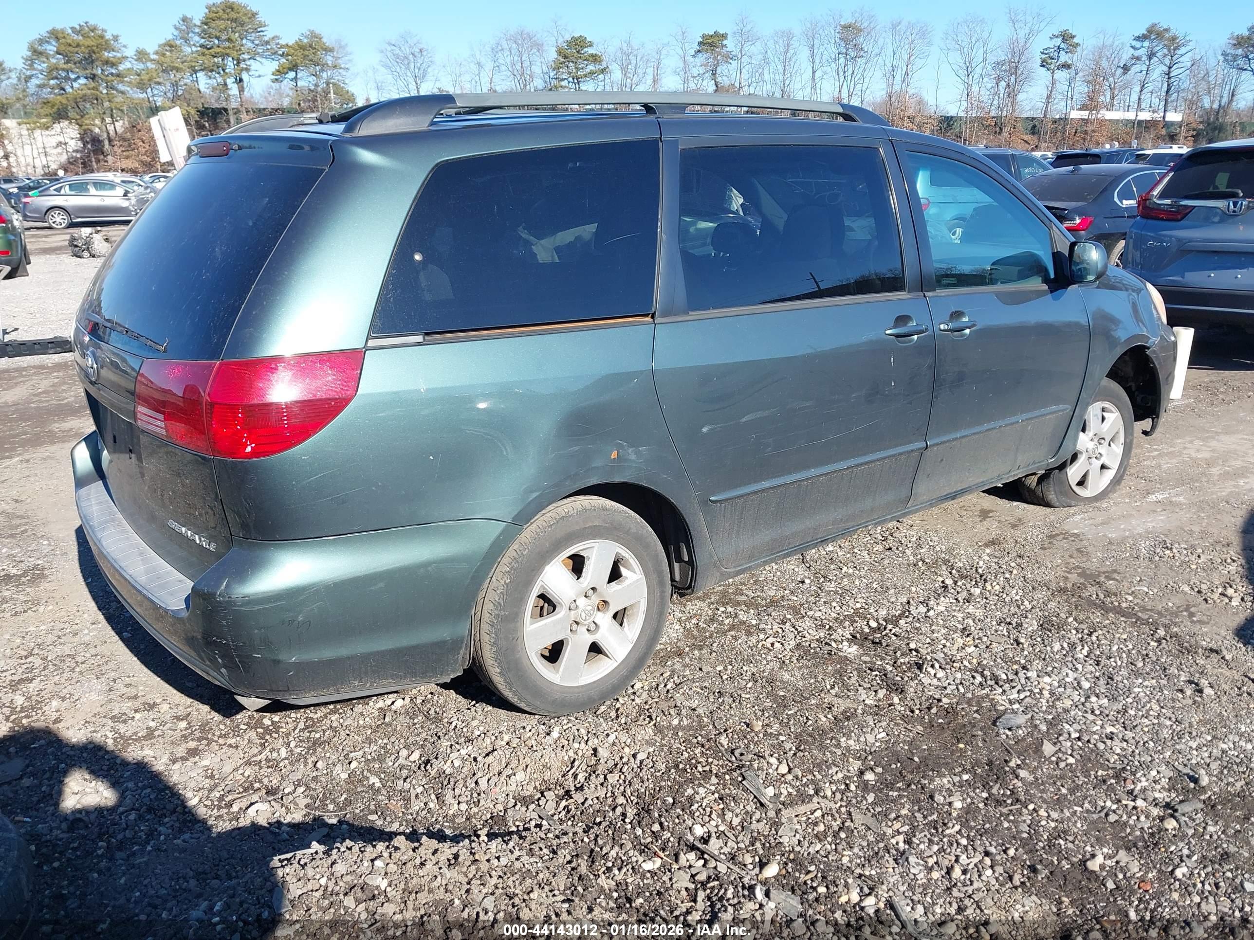 TOYOTA SIENNA image 4