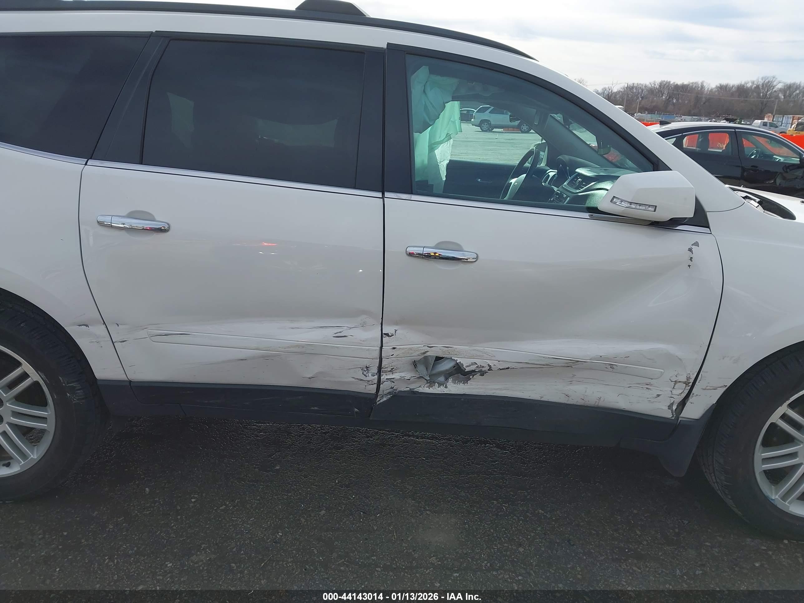 CHEVROLET TRAVERSE image 6