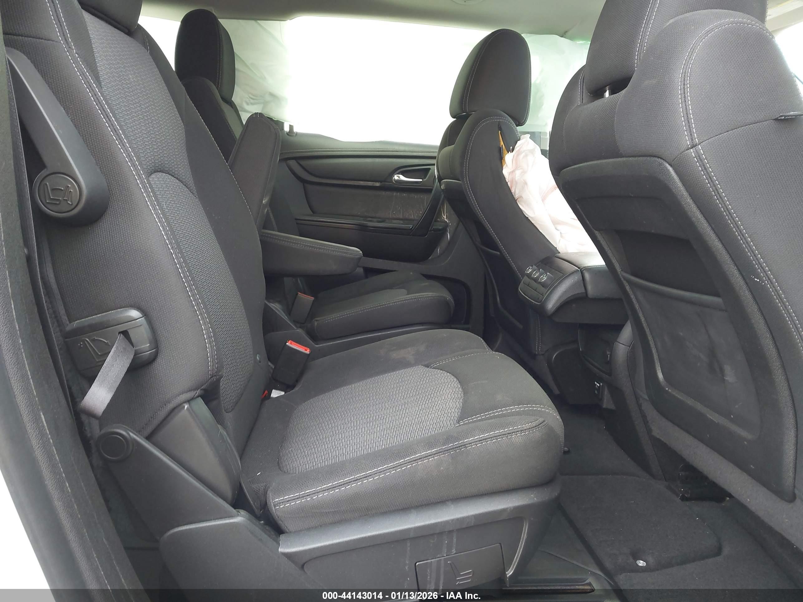 CHEVROLET TRAVERSE image 8