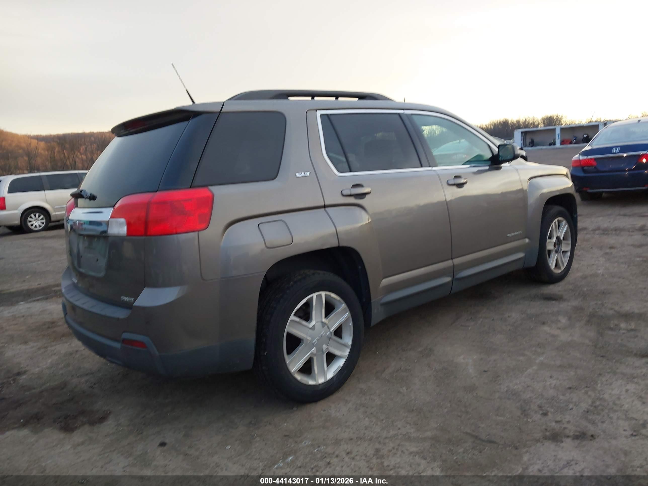 GMC TERRAIN image 4