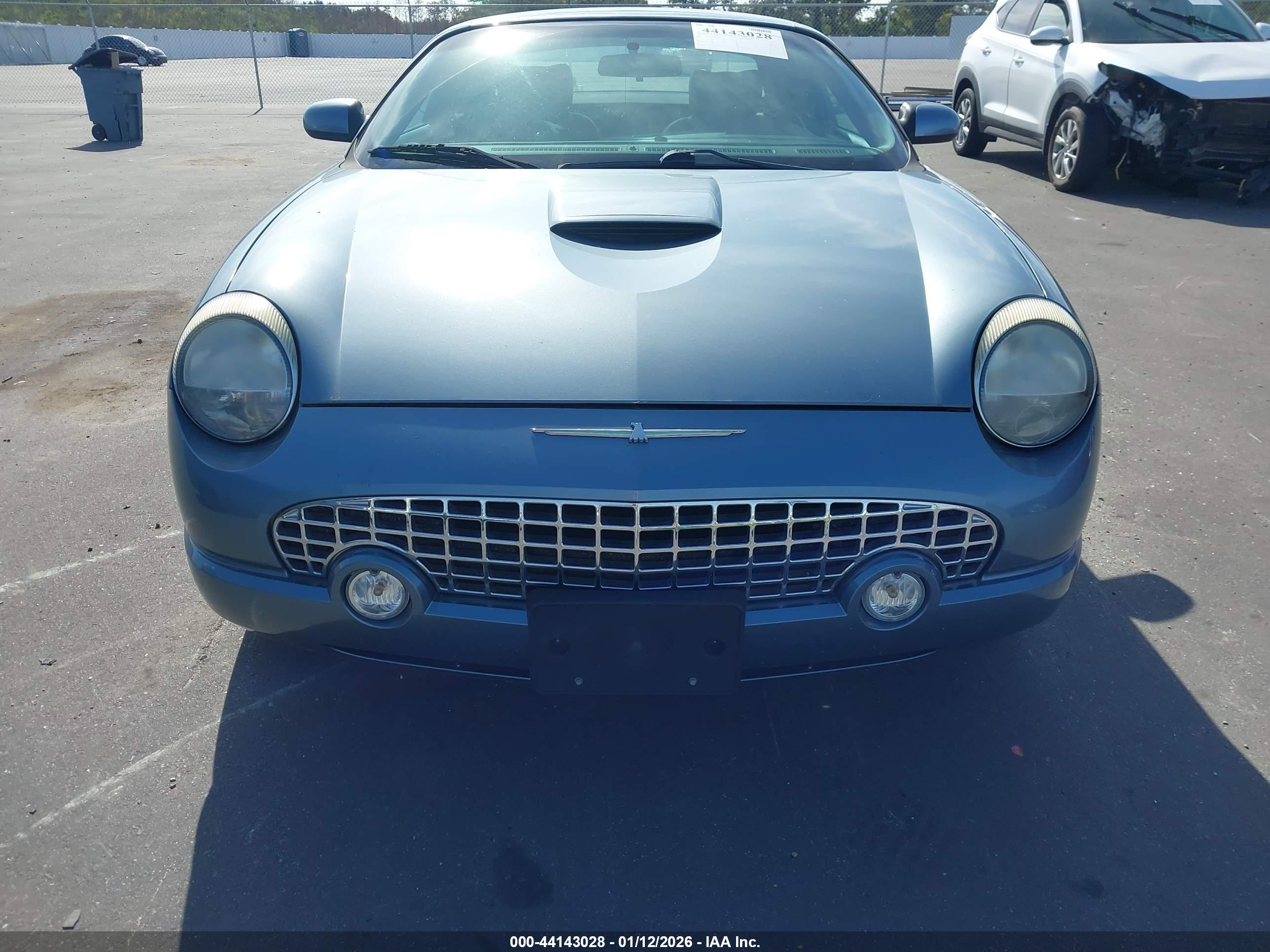 FORD THUNDERBIRD image 6