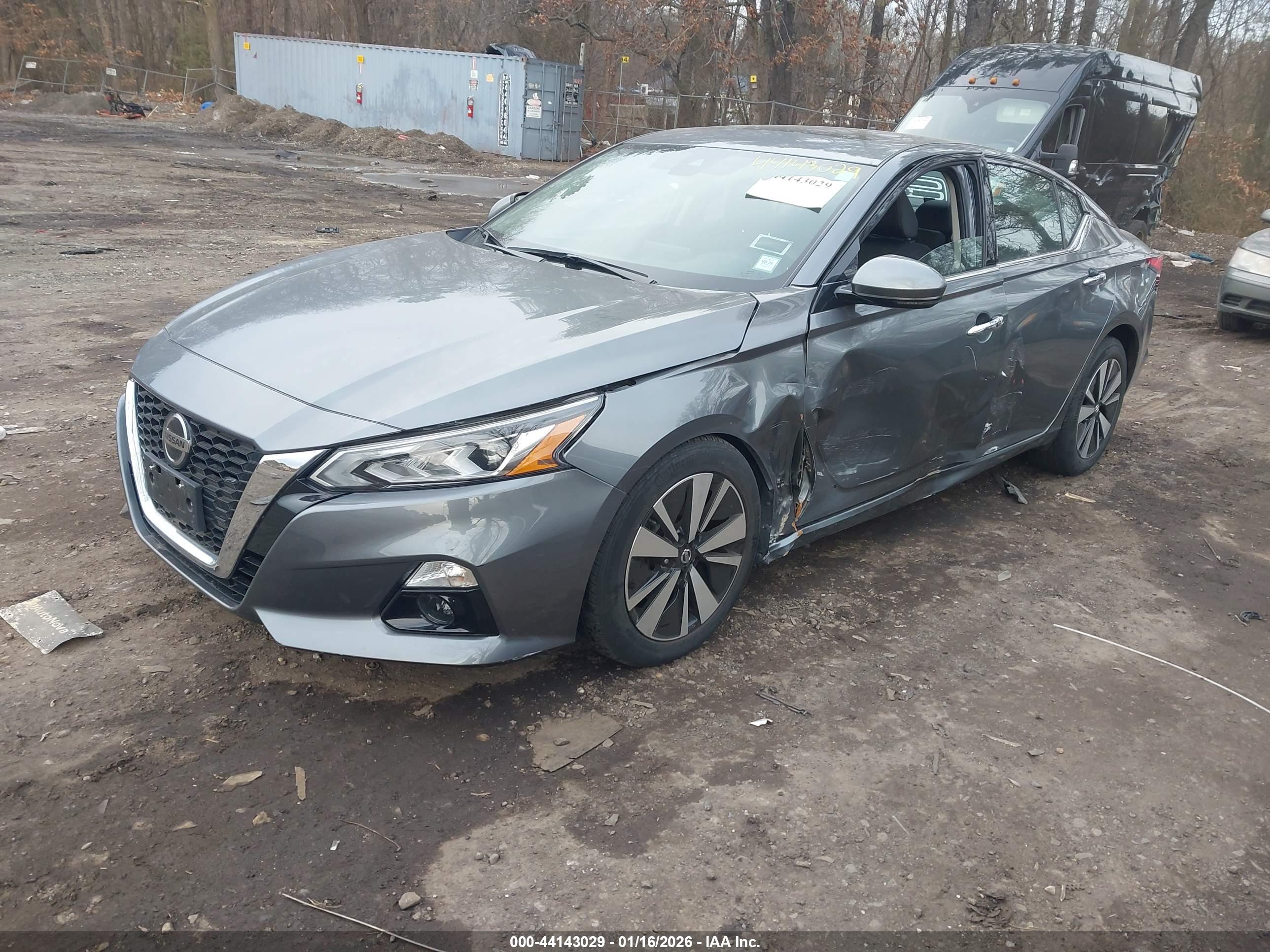 NISSAN ALTIMA image 2