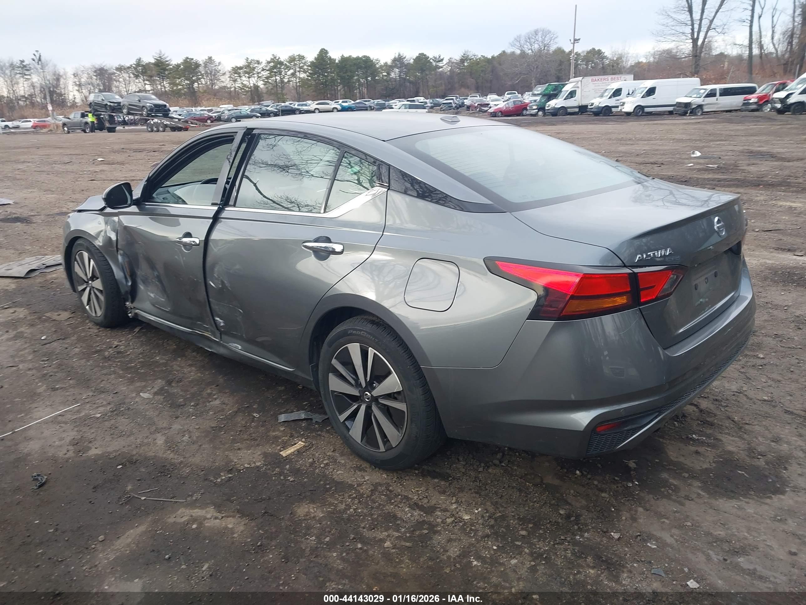 NISSAN ALTIMA image 3