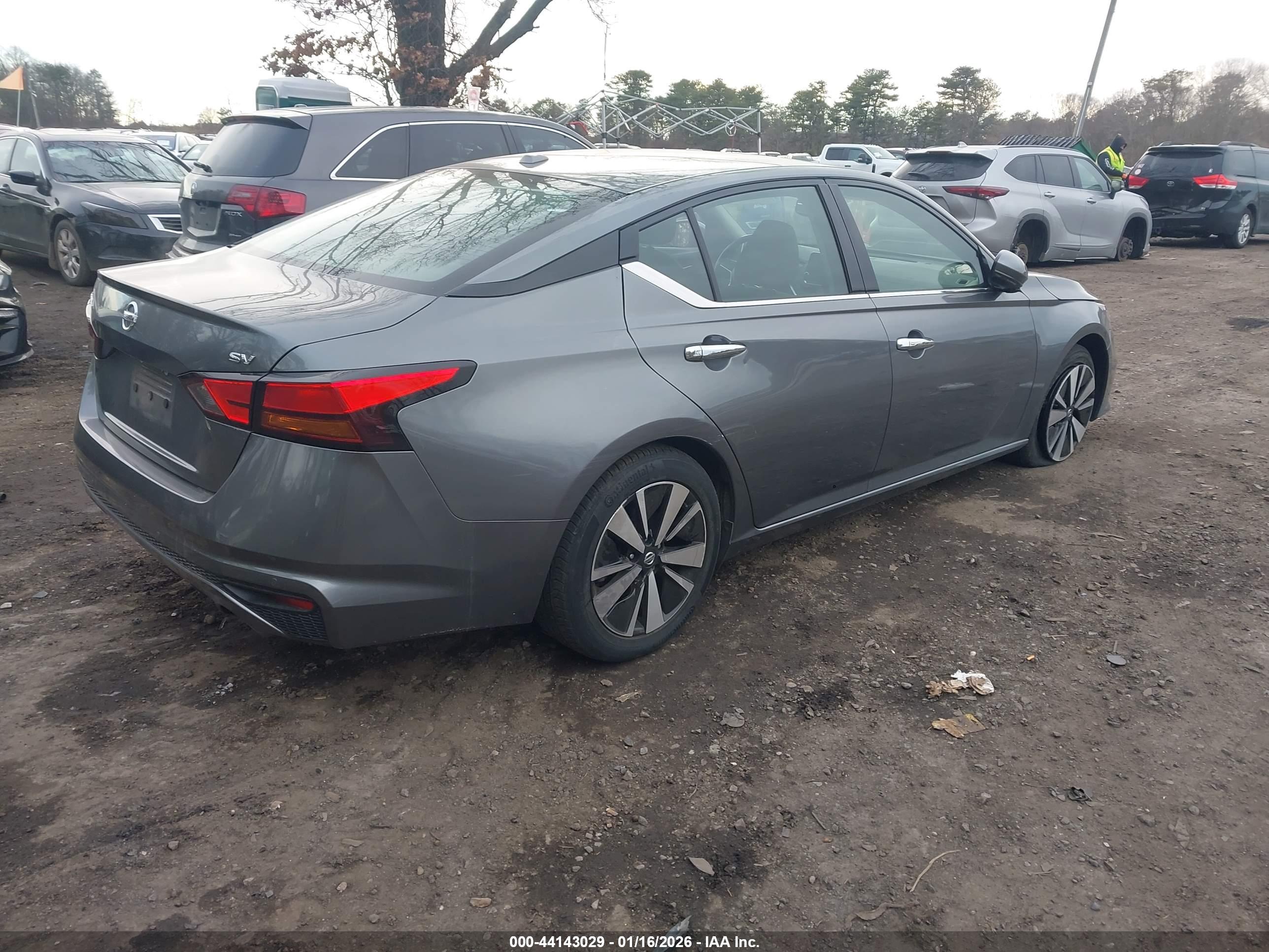 NISSAN ALTIMA image 4