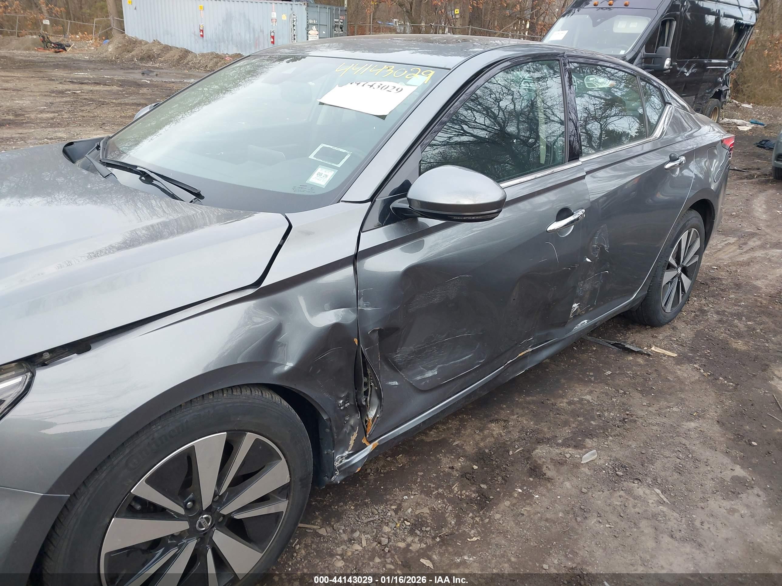 NISSAN ALTIMA image 6