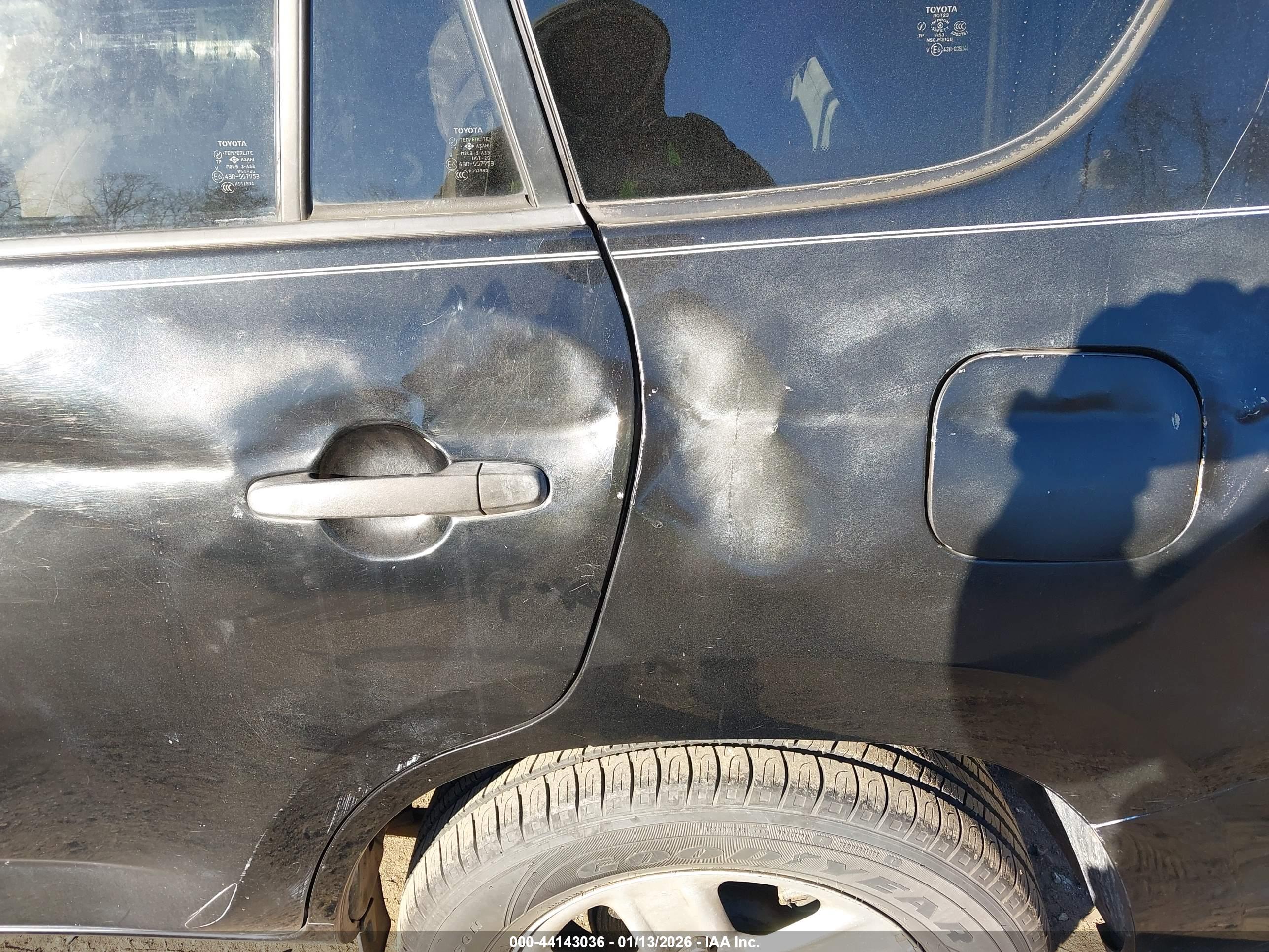 TOYOTA RAV4 image 6
