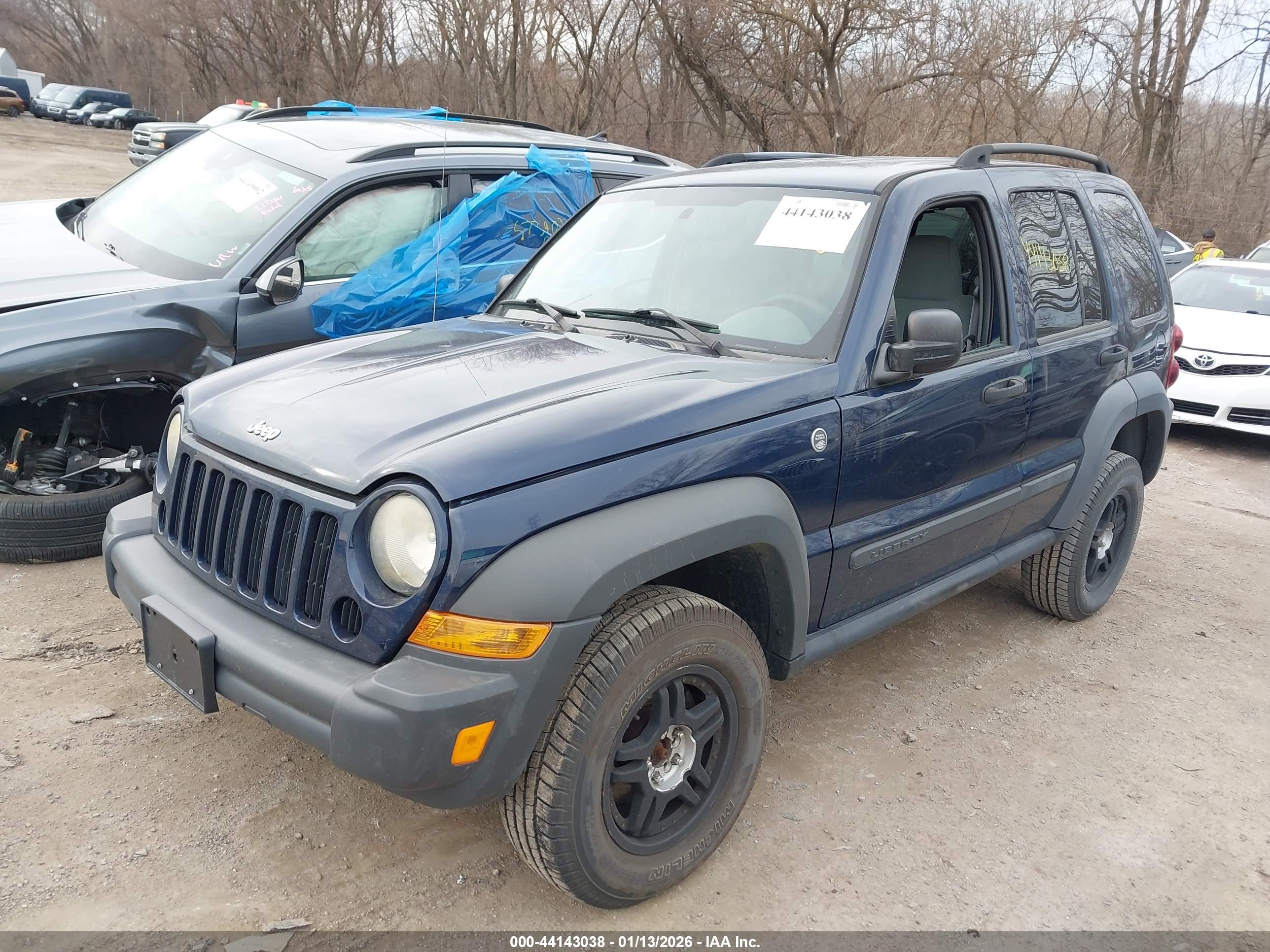 JEEP LIBERTY image 2