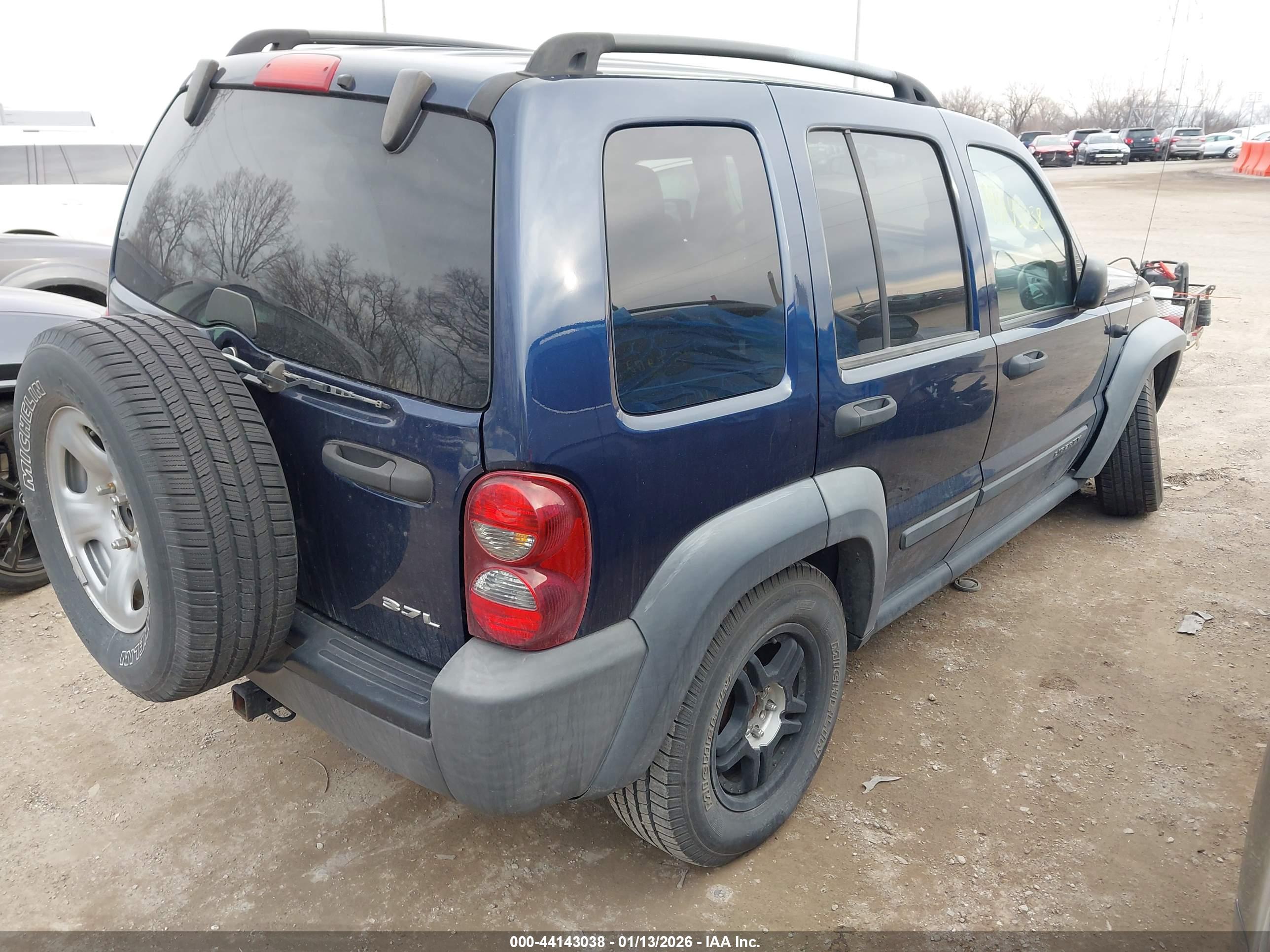 JEEP LIBERTY image 4
