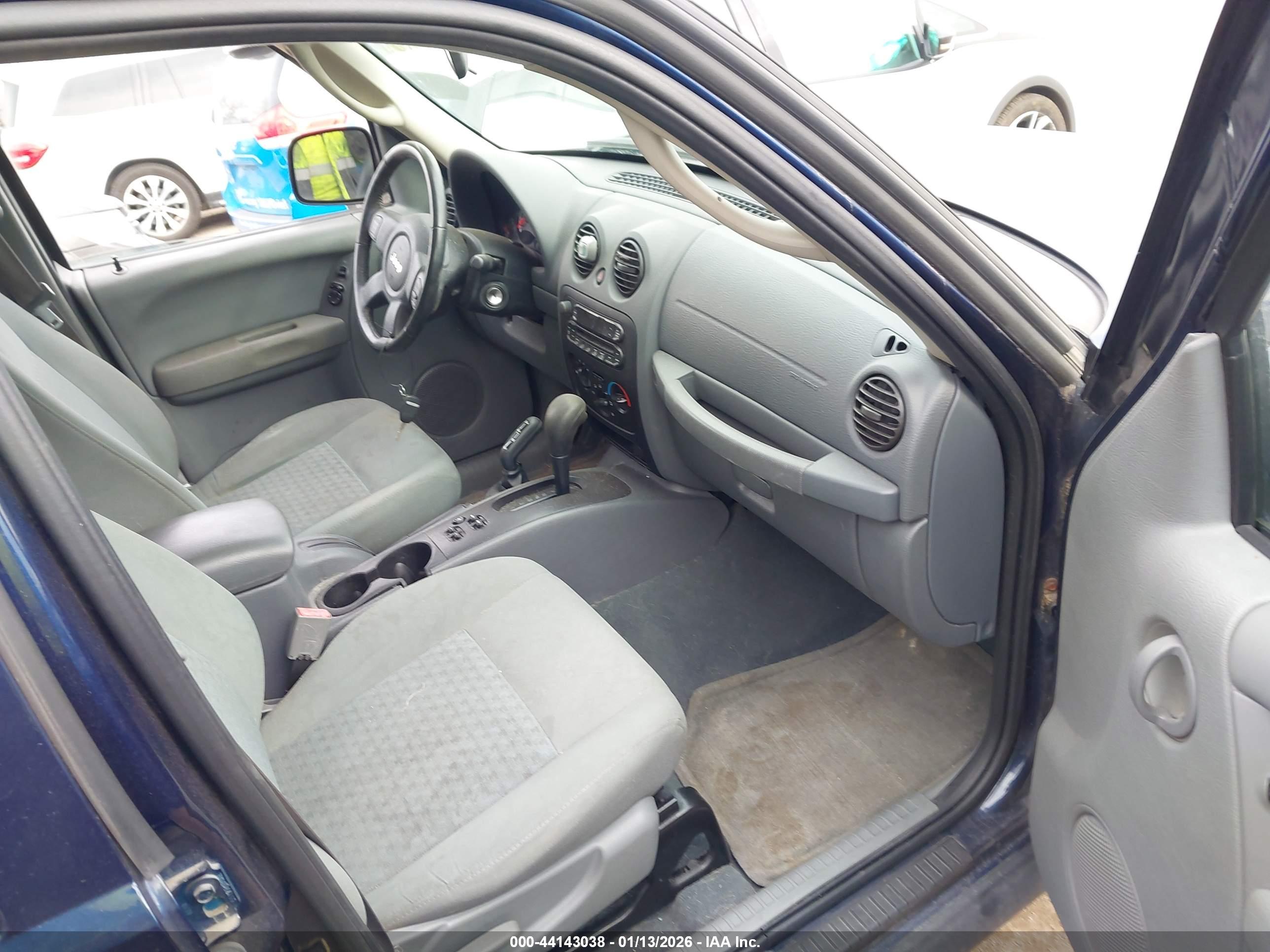 JEEP LIBERTY image 5