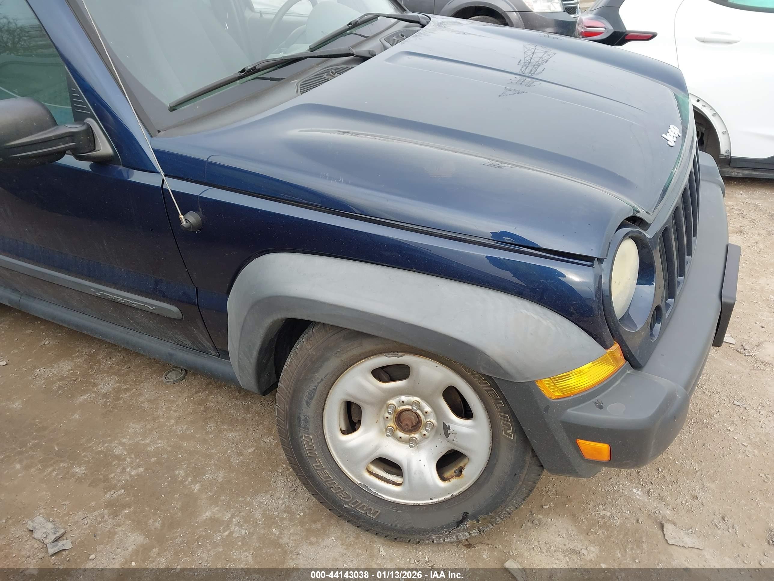 JEEP LIBERTY image 6