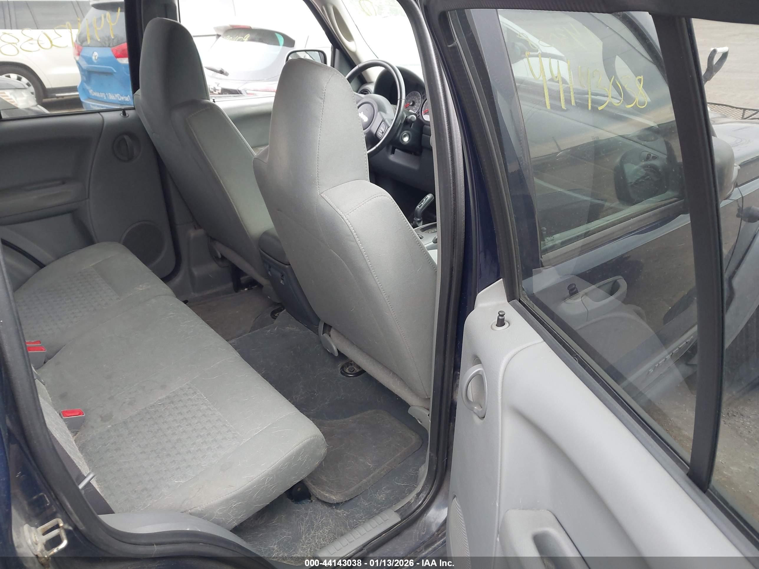 JEEP LIBERTY image 8