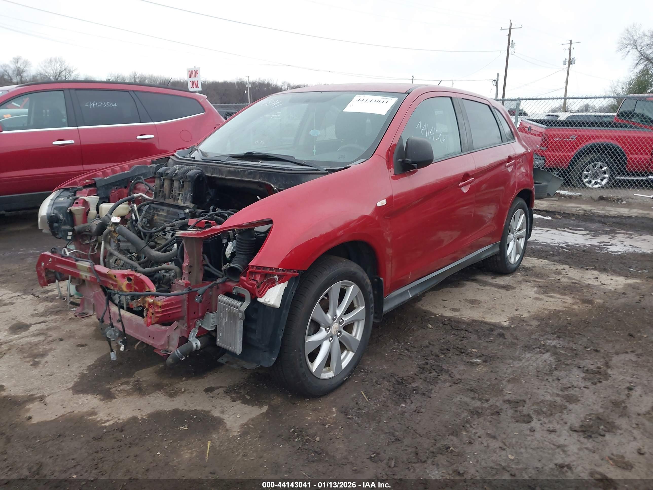 MITSUBISHI OUTLANDER image 2