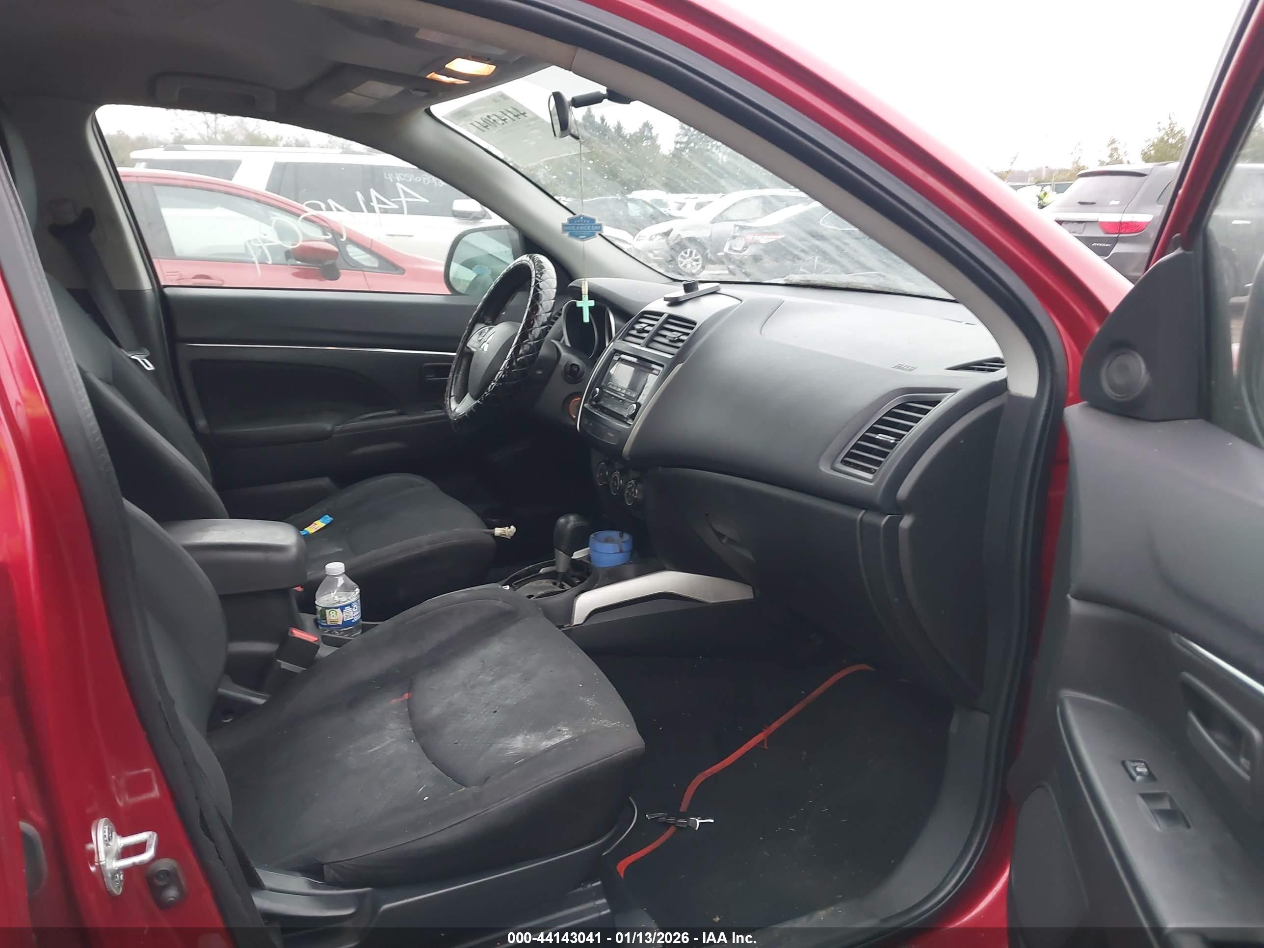 MITSUBISHI OUTLANDER image 5