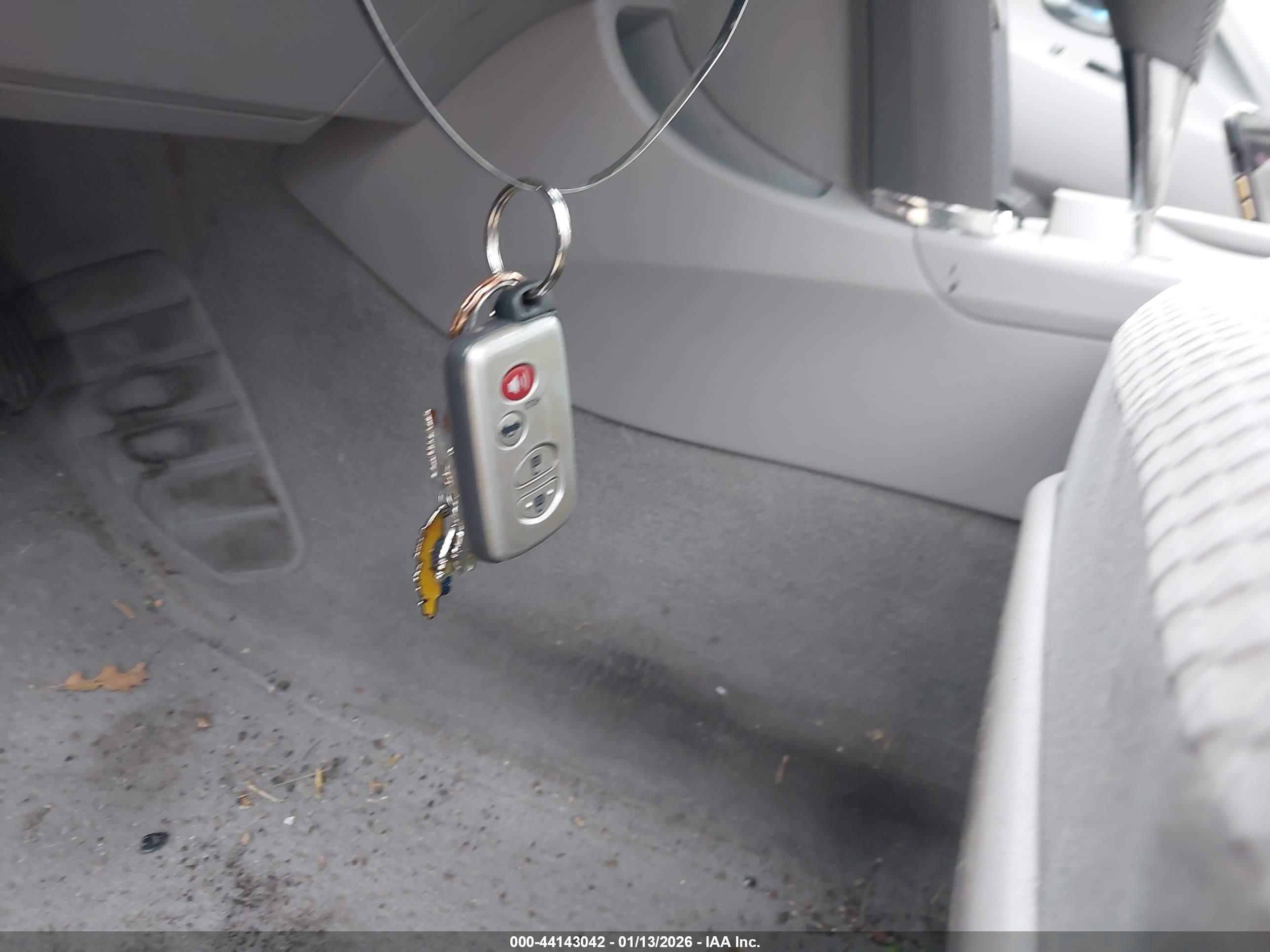 TOYOTA CAMRY image 11
