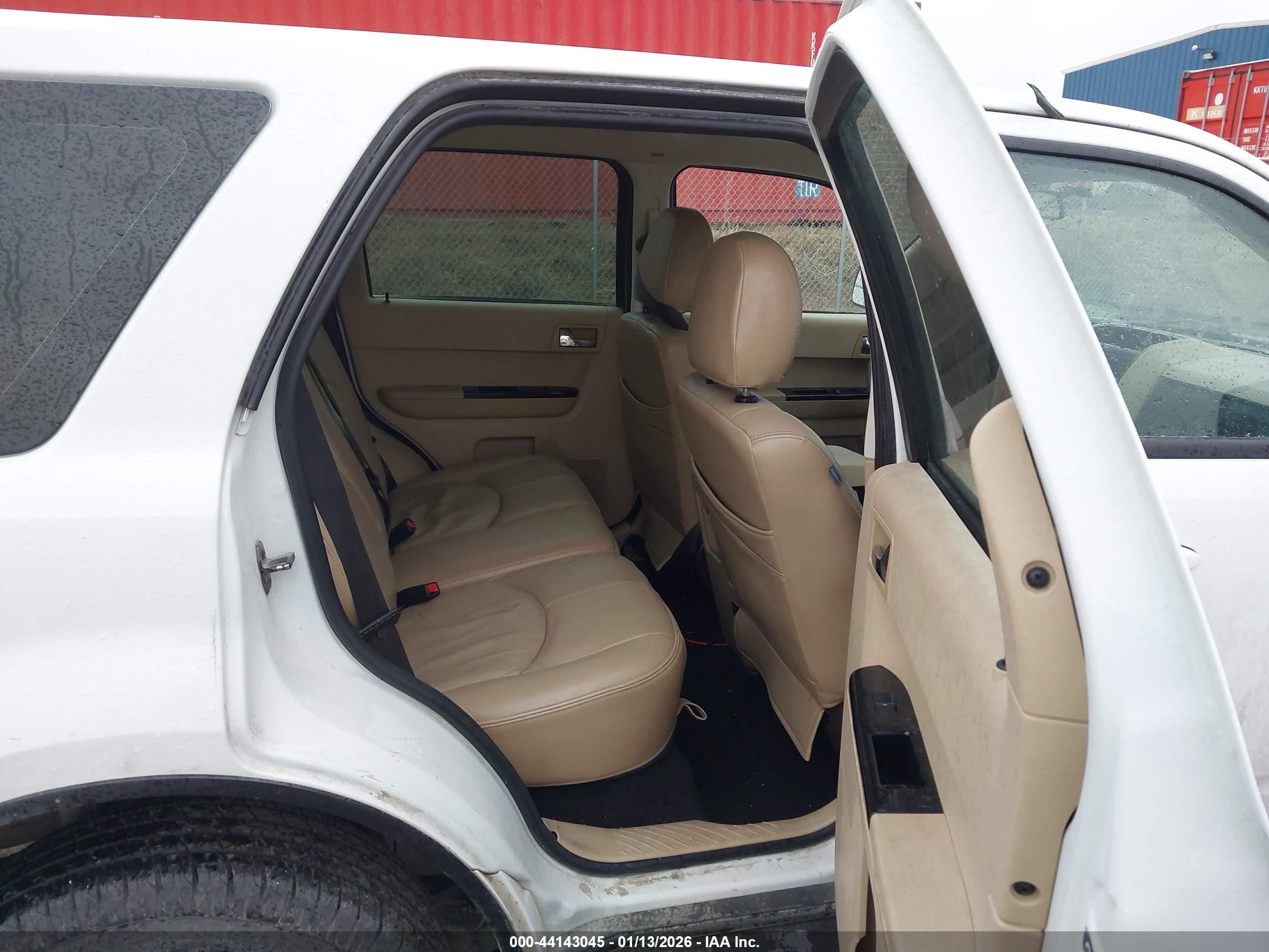 MAZDA TRIBUTE image 8