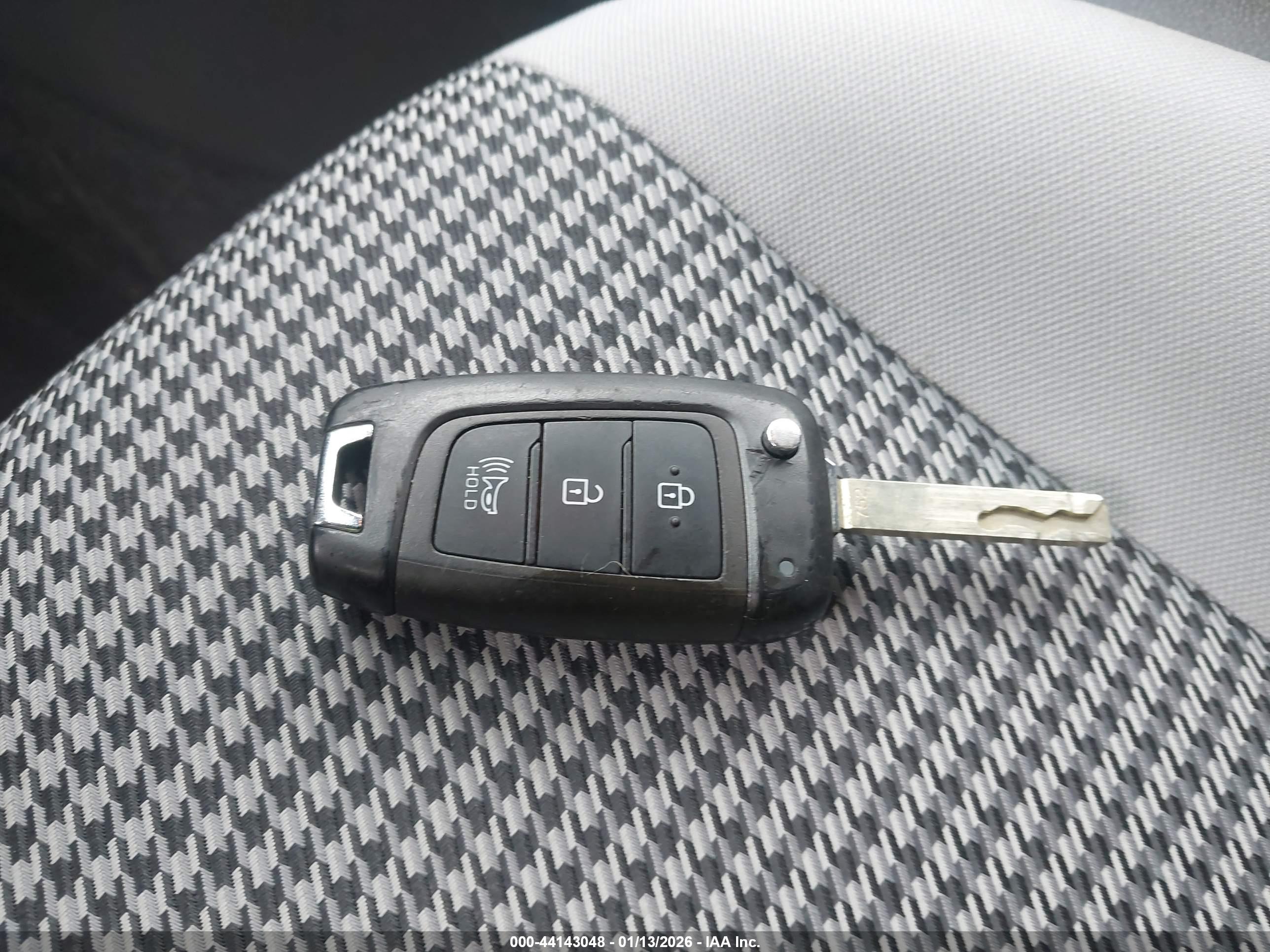 HYUNDAI KONA image 11